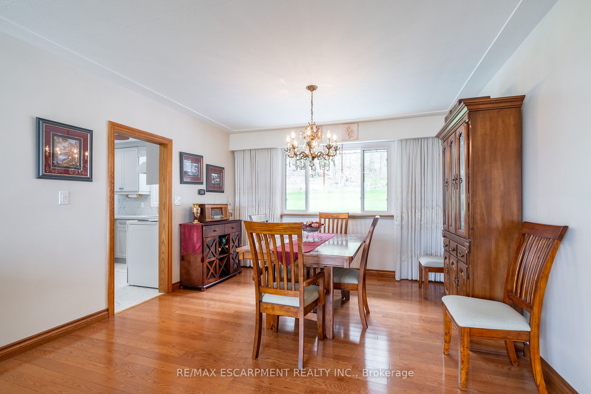 52 Maple Dr