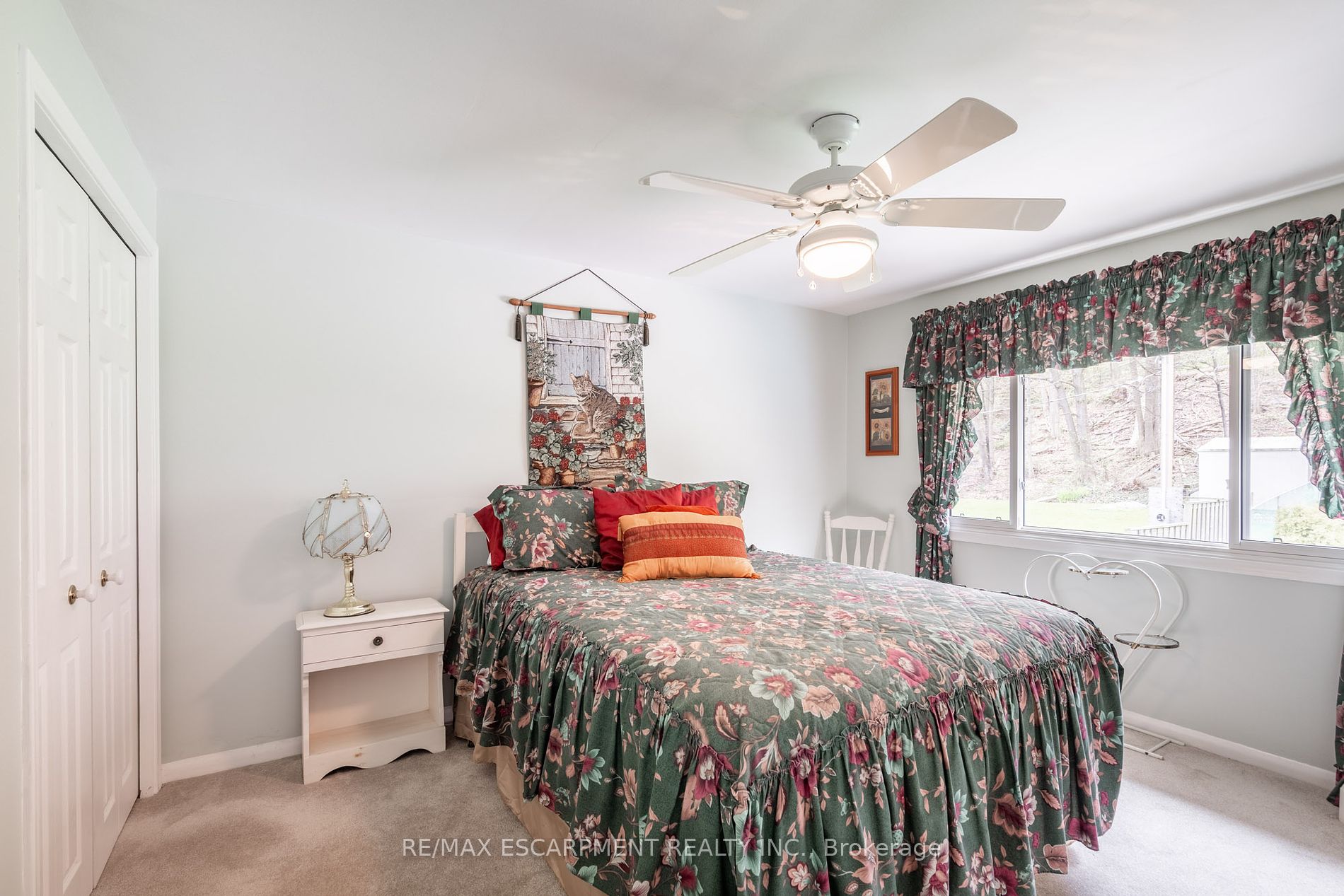 52 Maple Dr