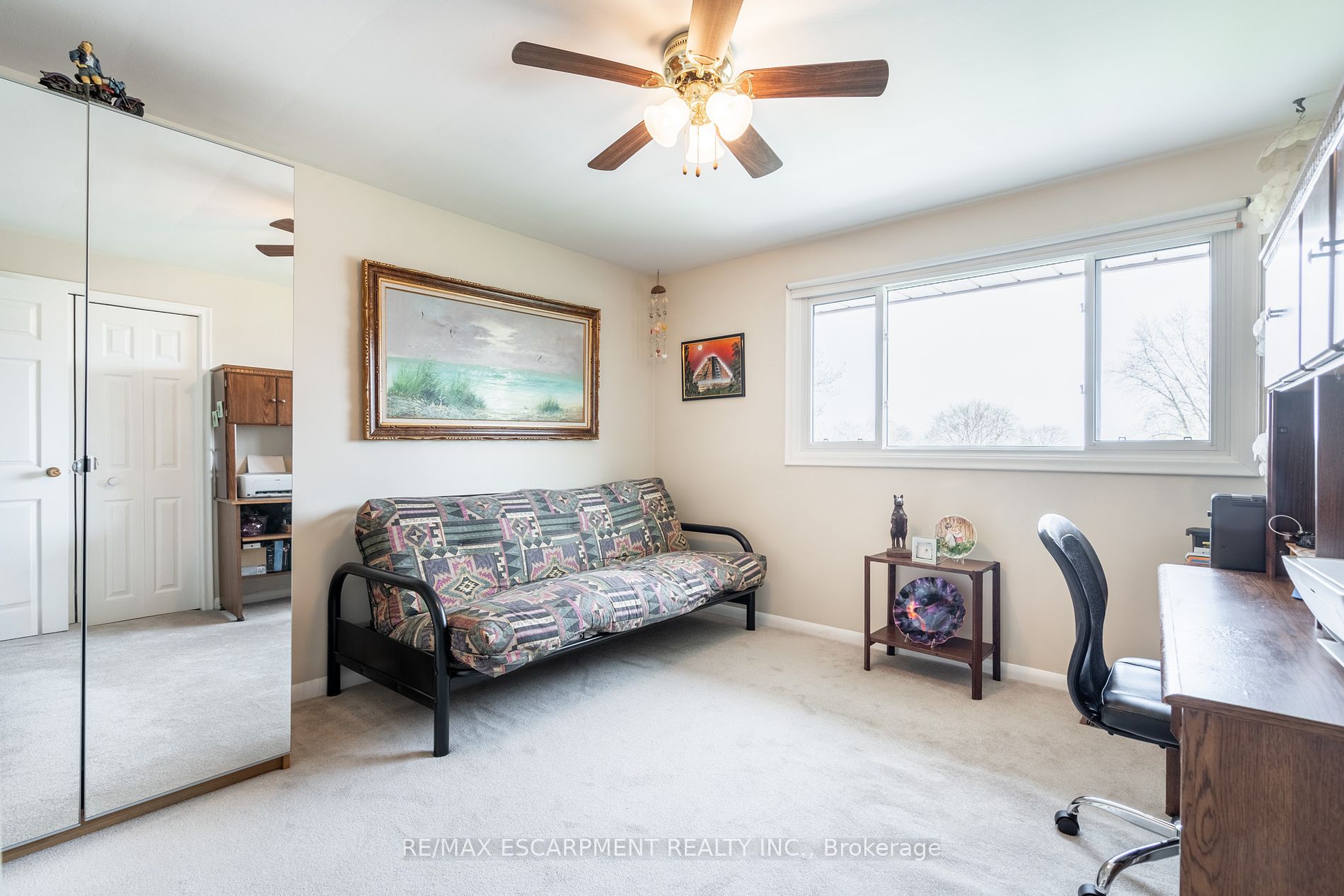 52 Maple Dr