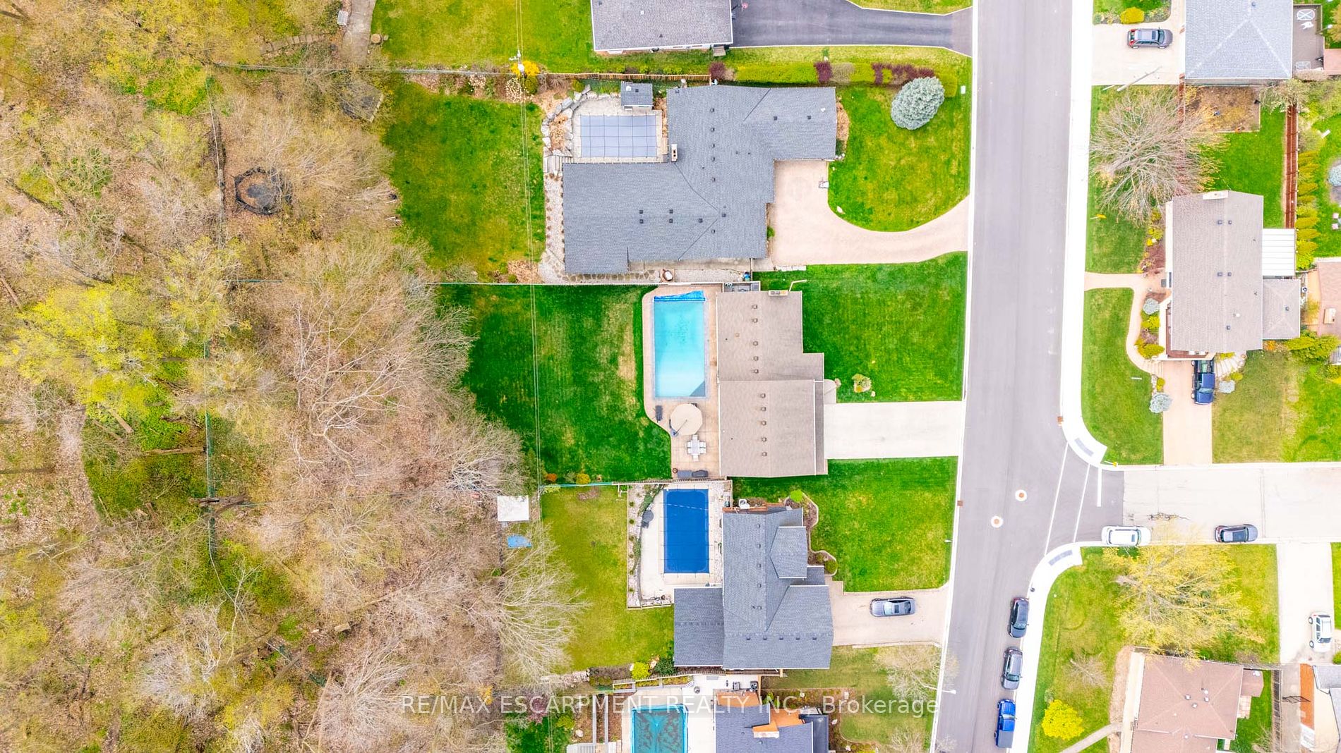 52 Maple Dr