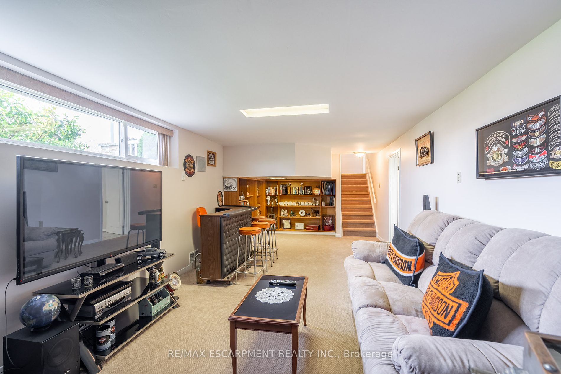 52 Maple Dr