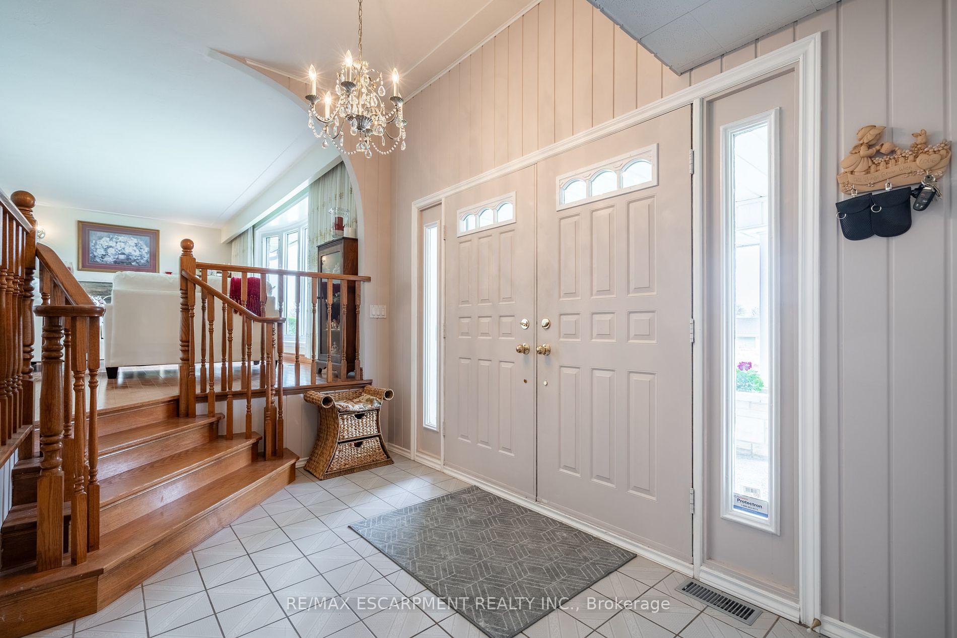 52 Maple Dr