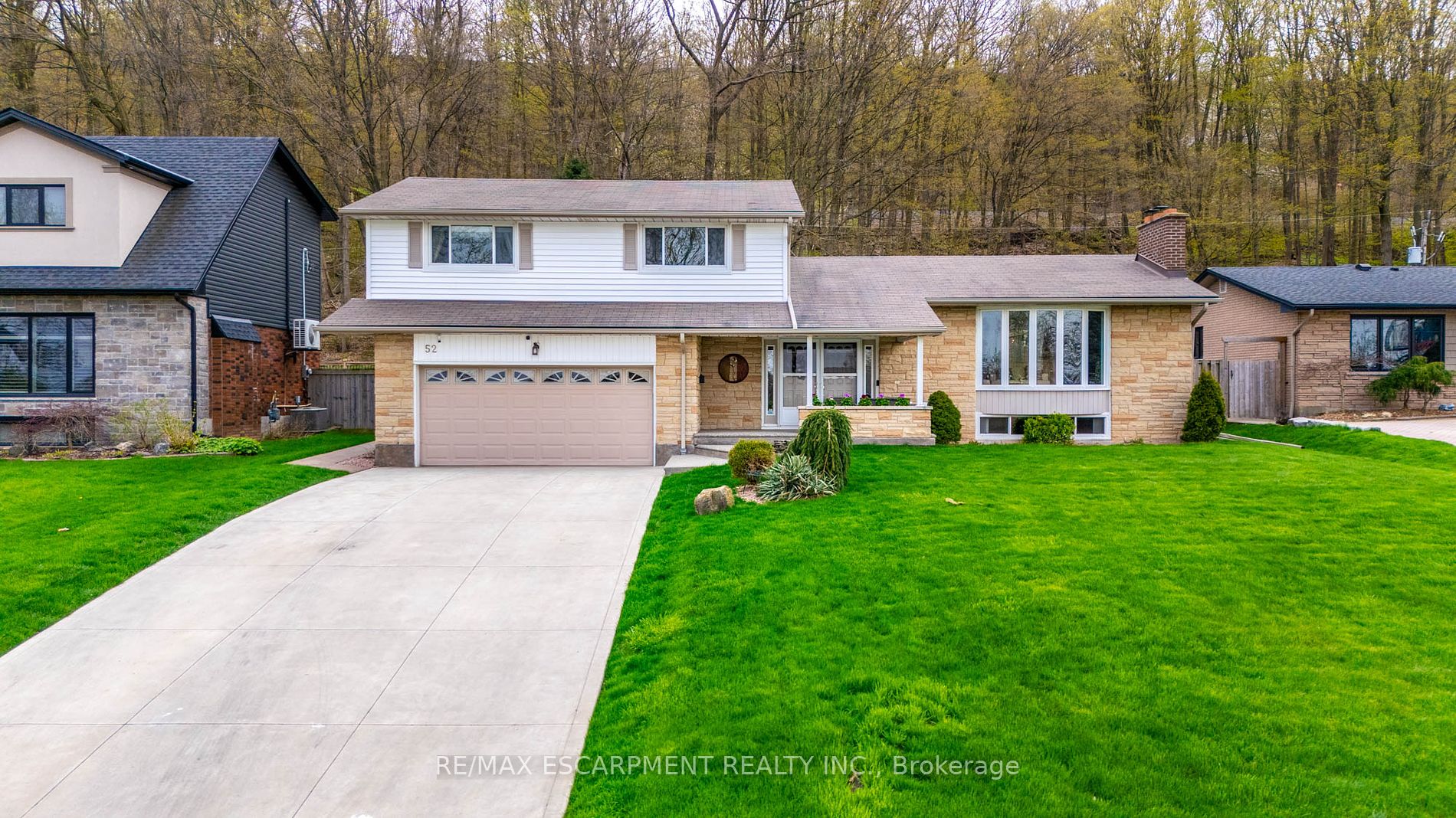 52 Maple Dr