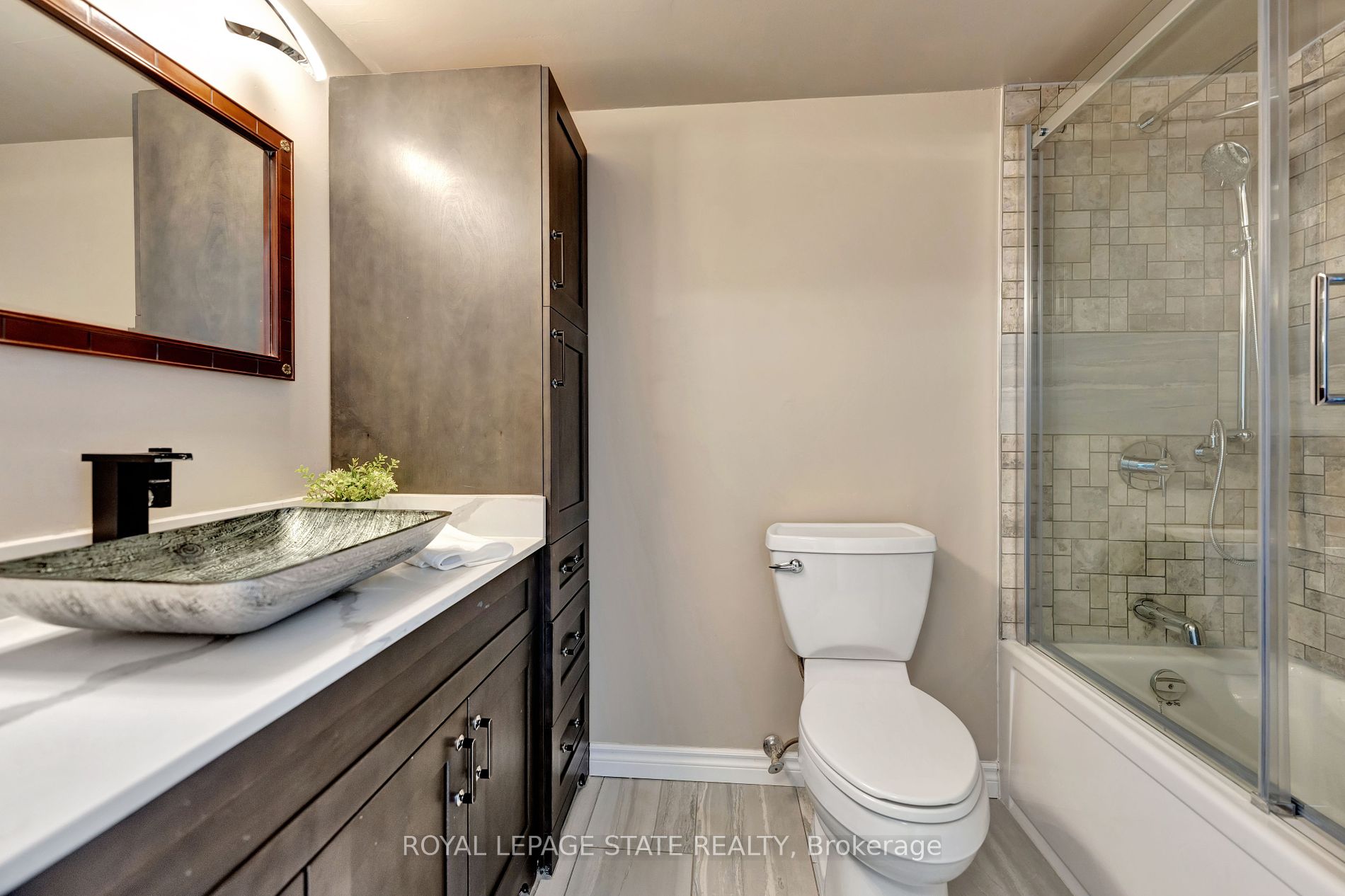 500 Green Road, #1207