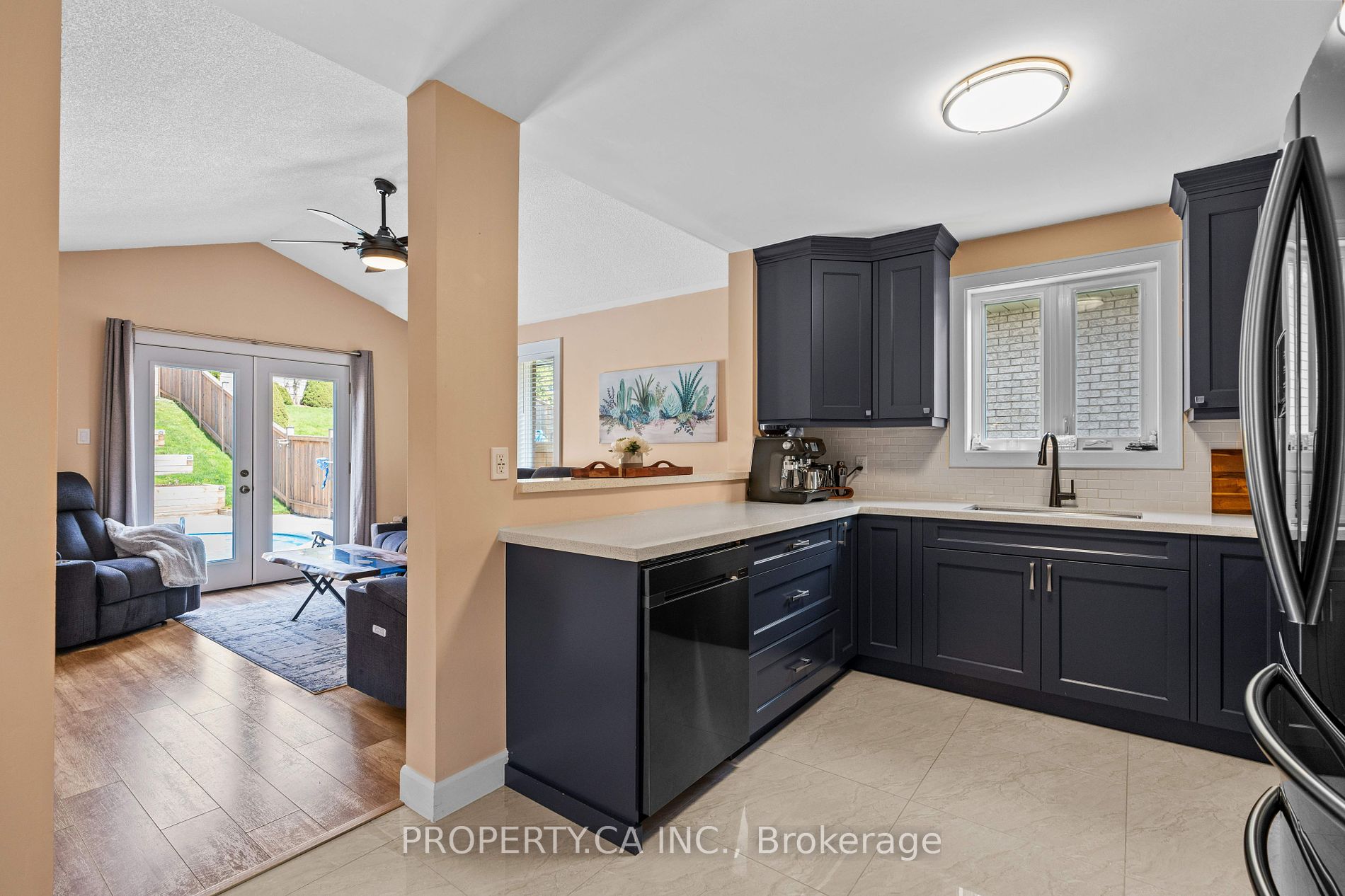18 Sable Dr