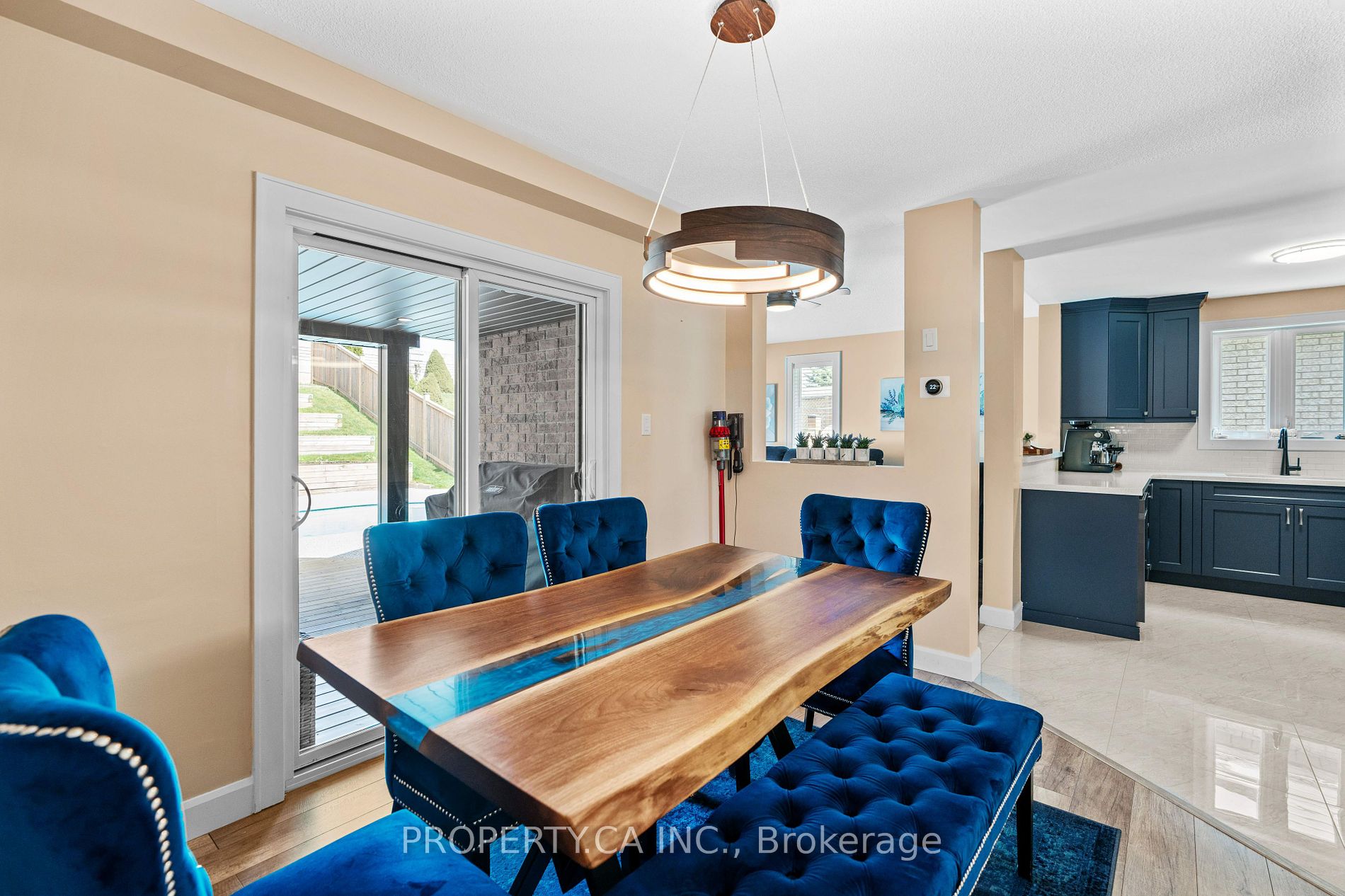 18 Sable Dr