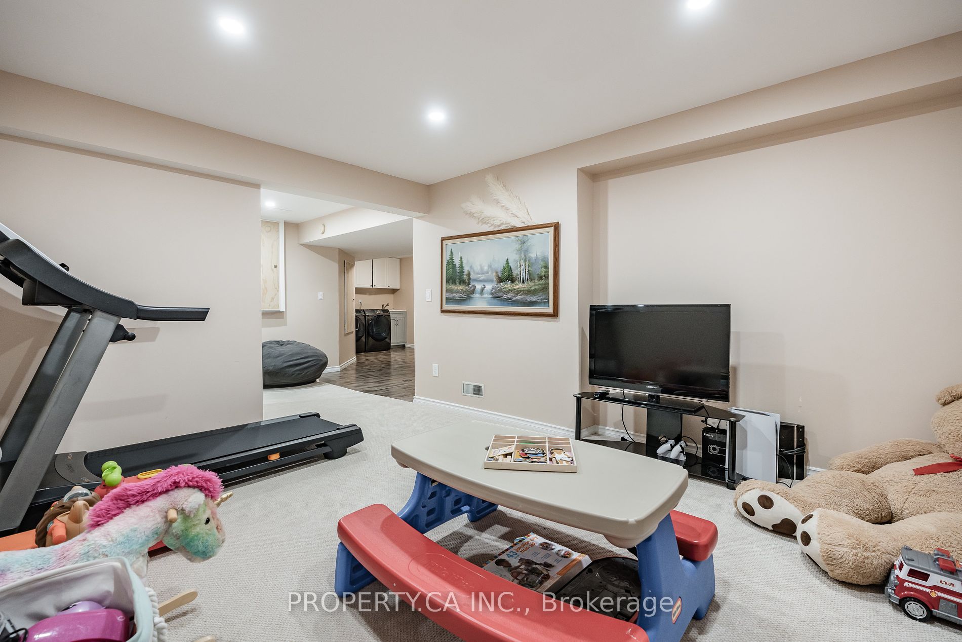 18 Sable Dr
