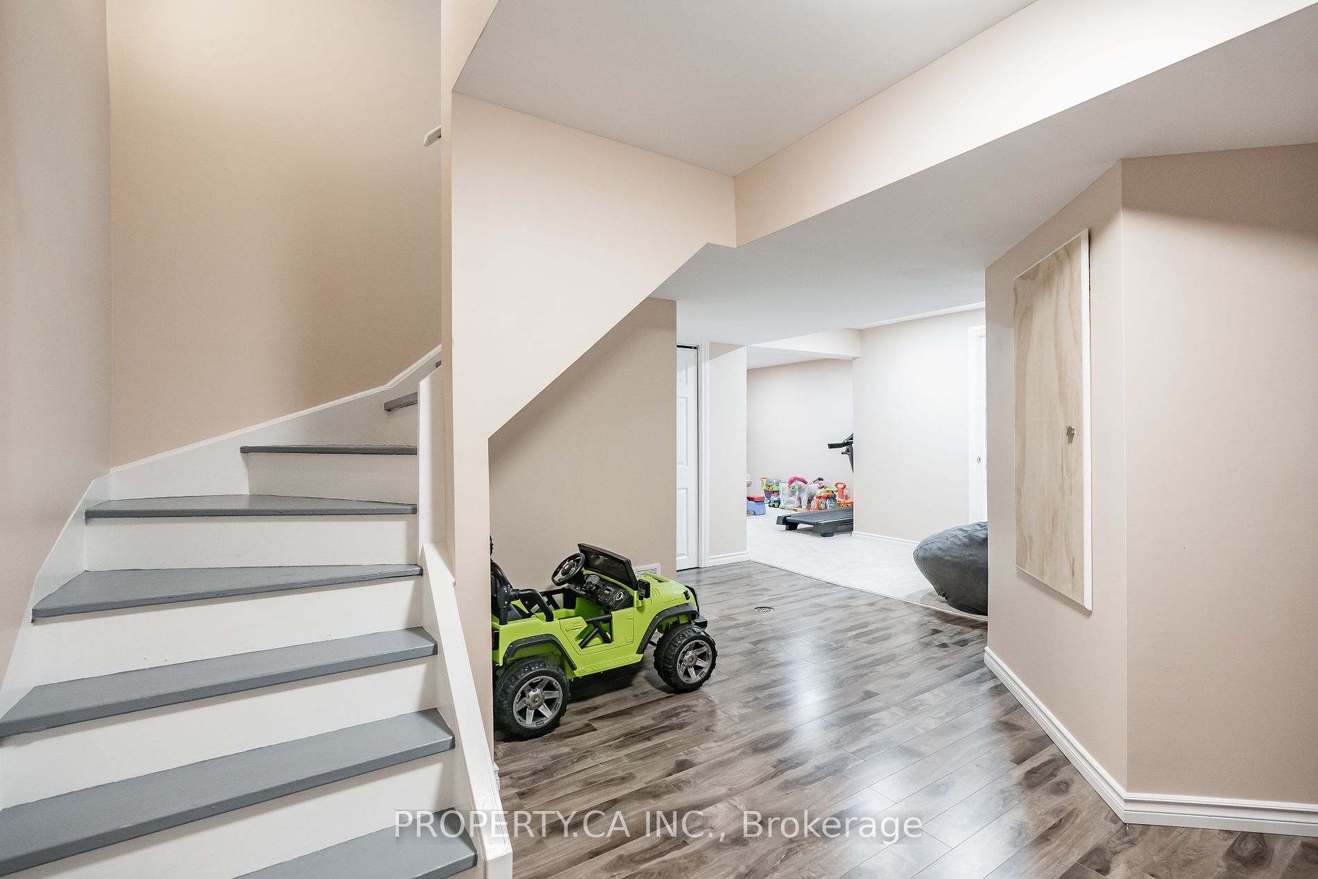 18 Sable Dr