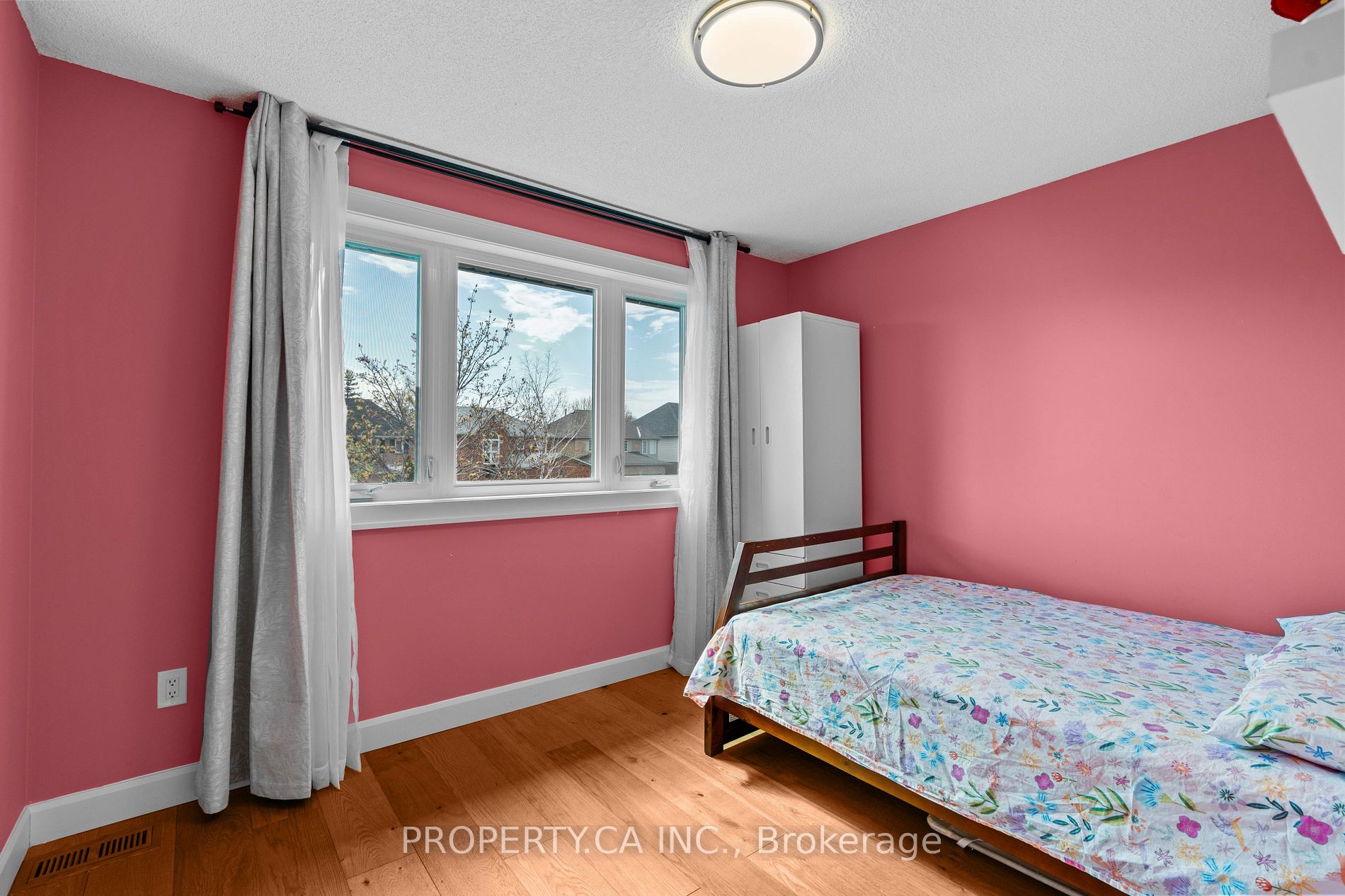 18 Sable Dr