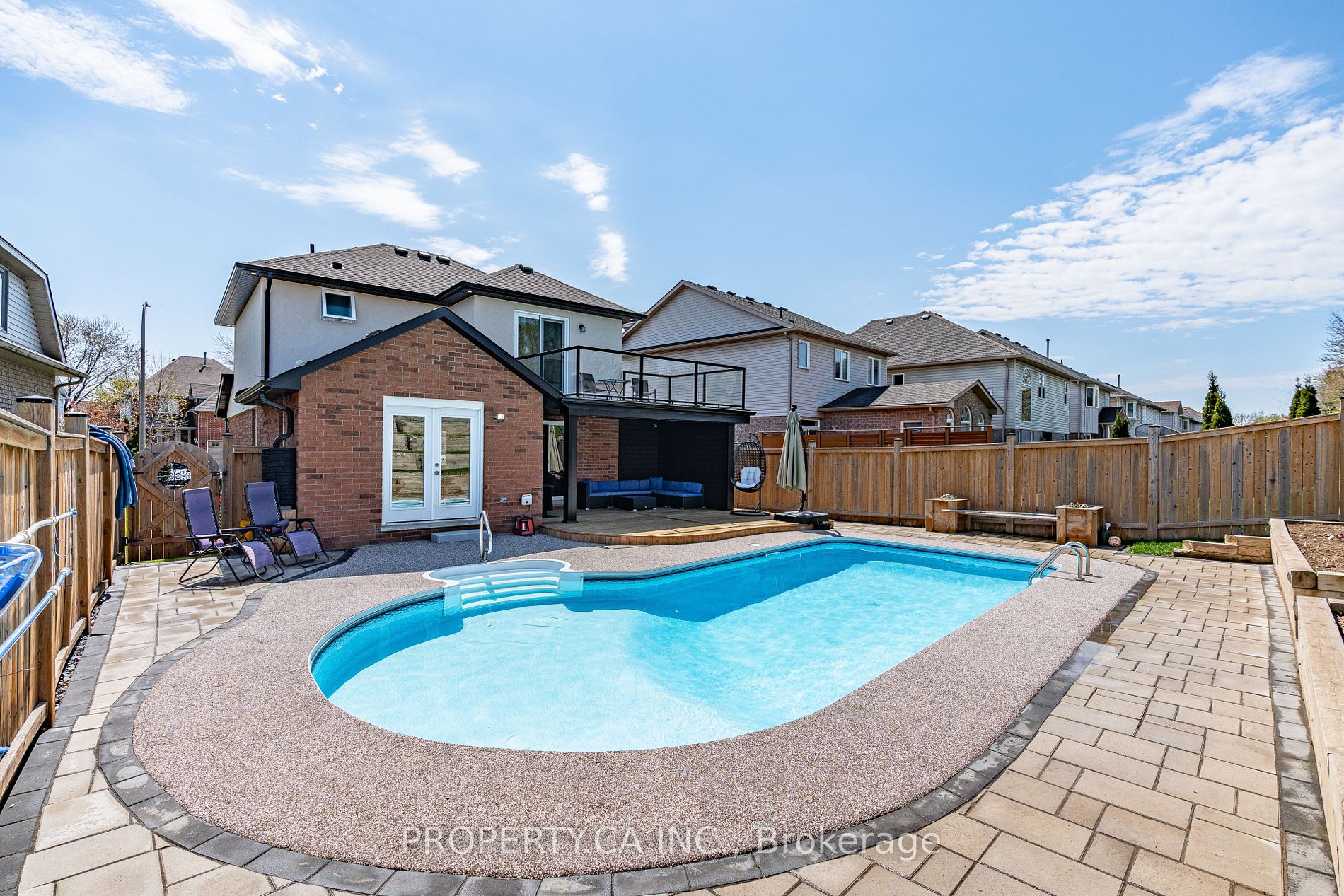 18 Sable Dr