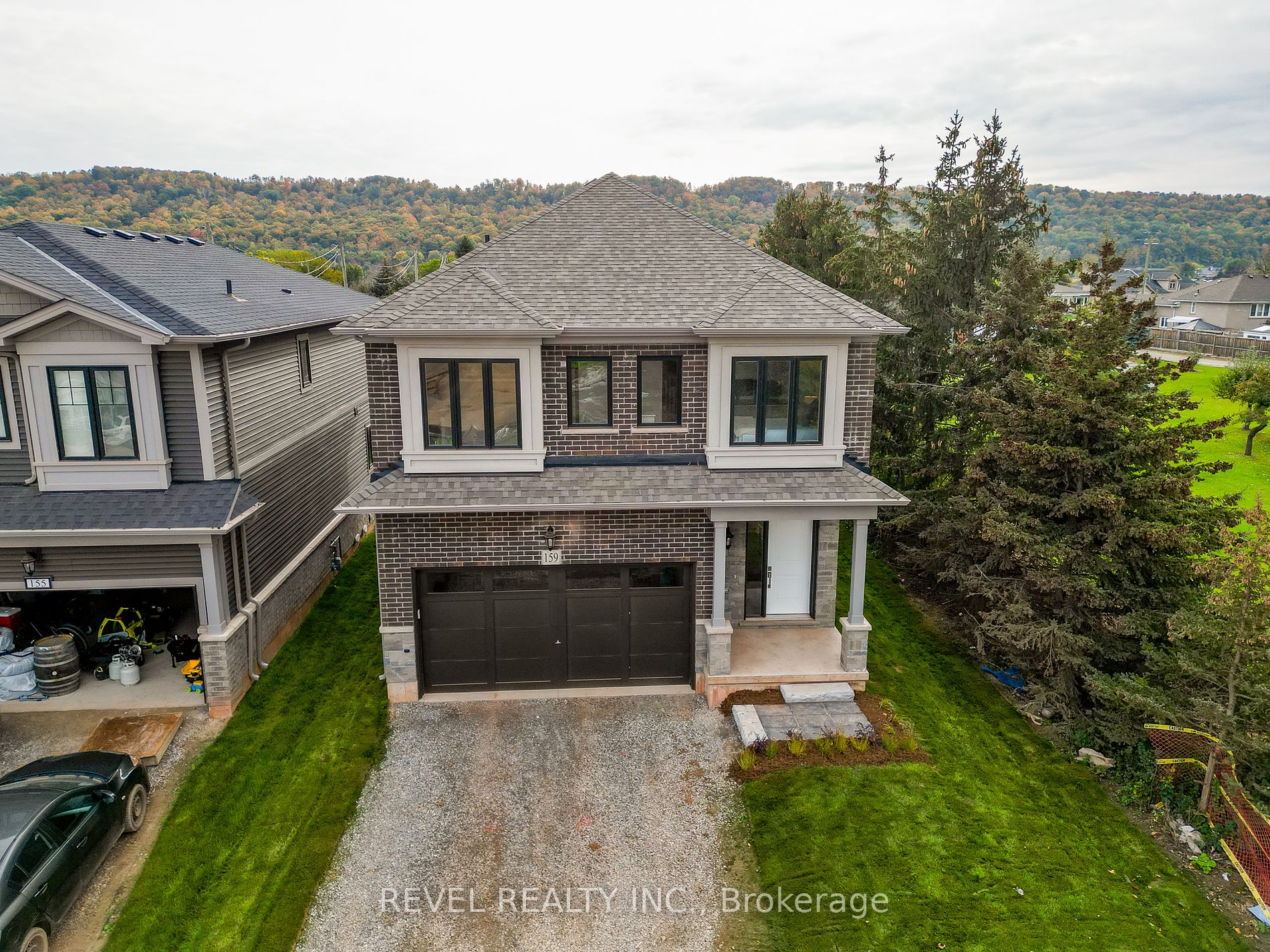 159 Starfire Cres
