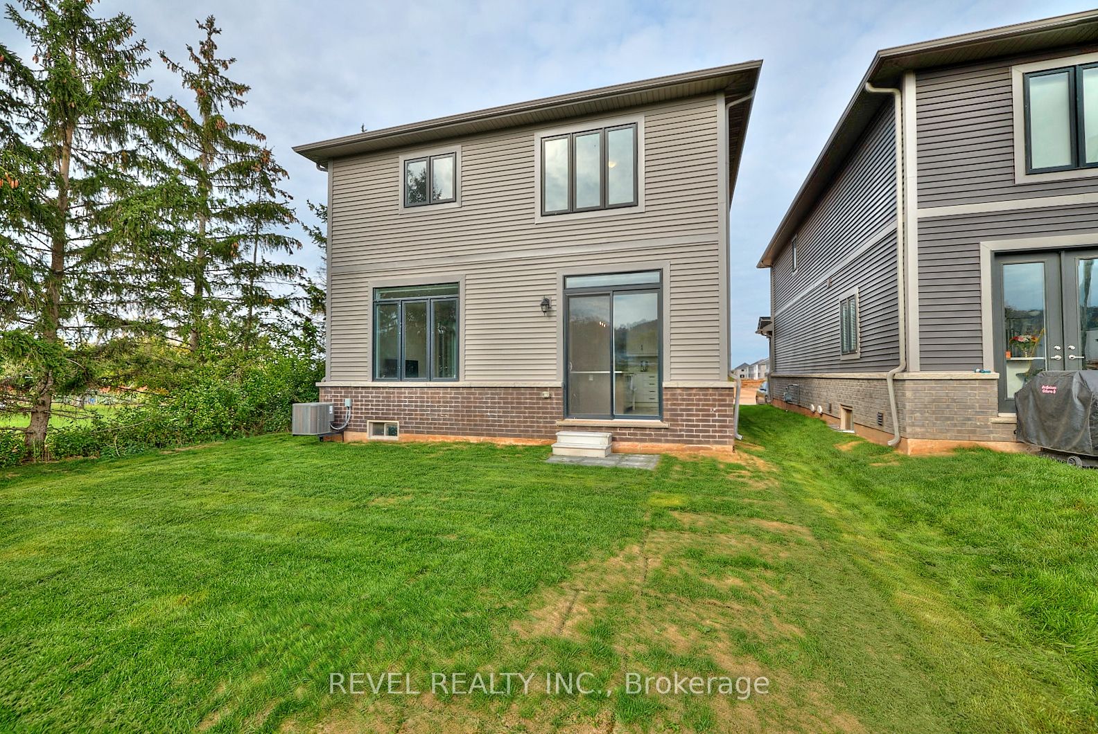 159 Starfire Cres