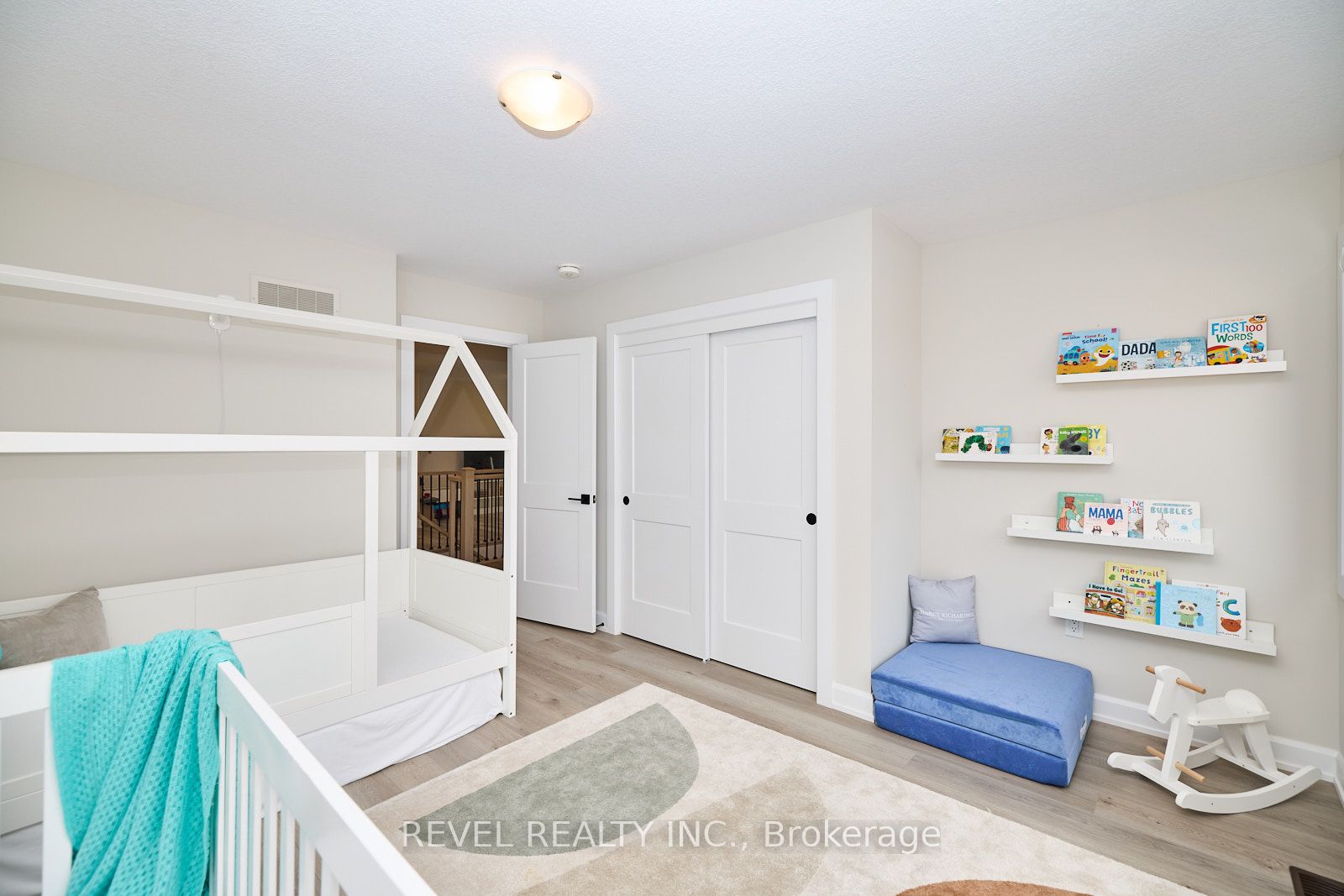 159 Starfire Cres