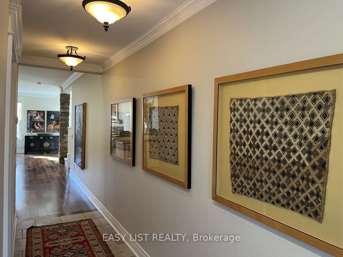 175 Queen Street #3