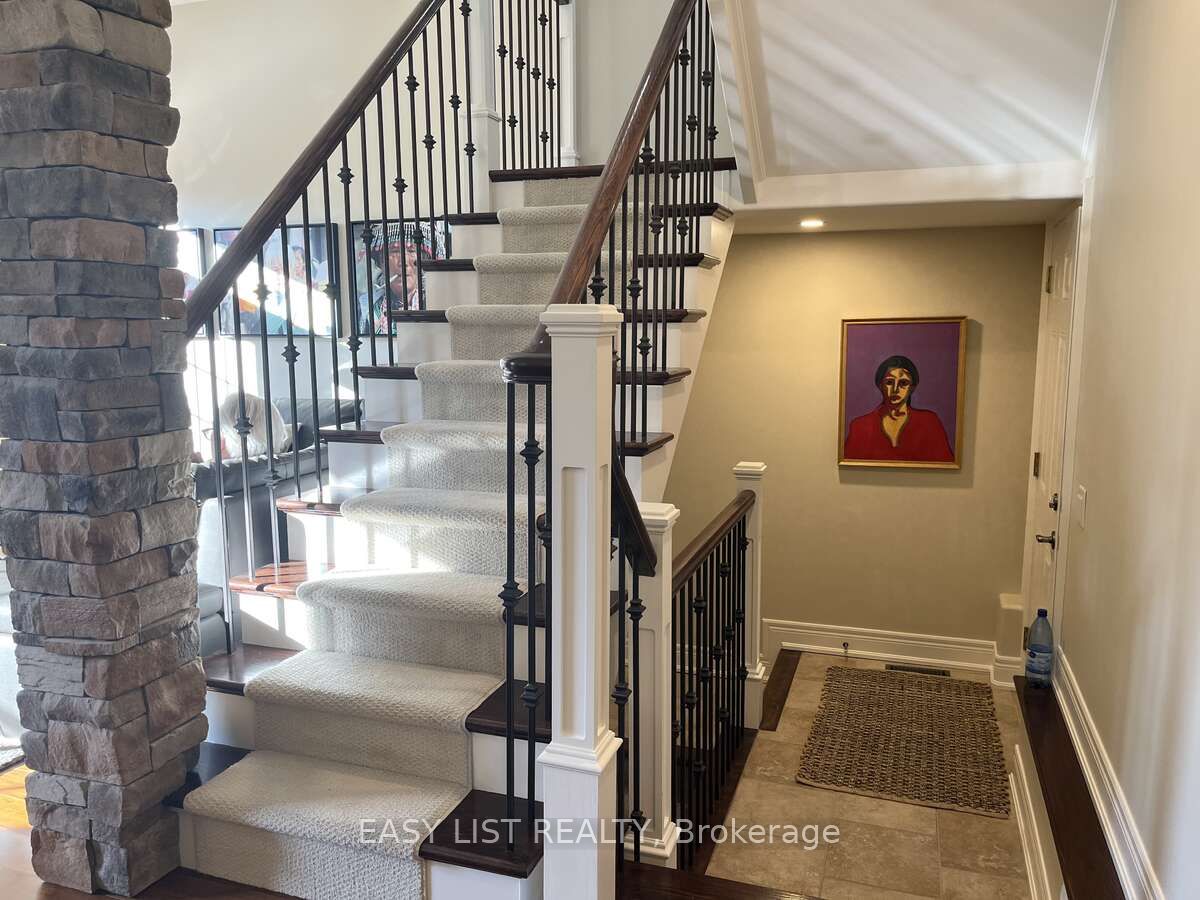 175 Queen Street #3