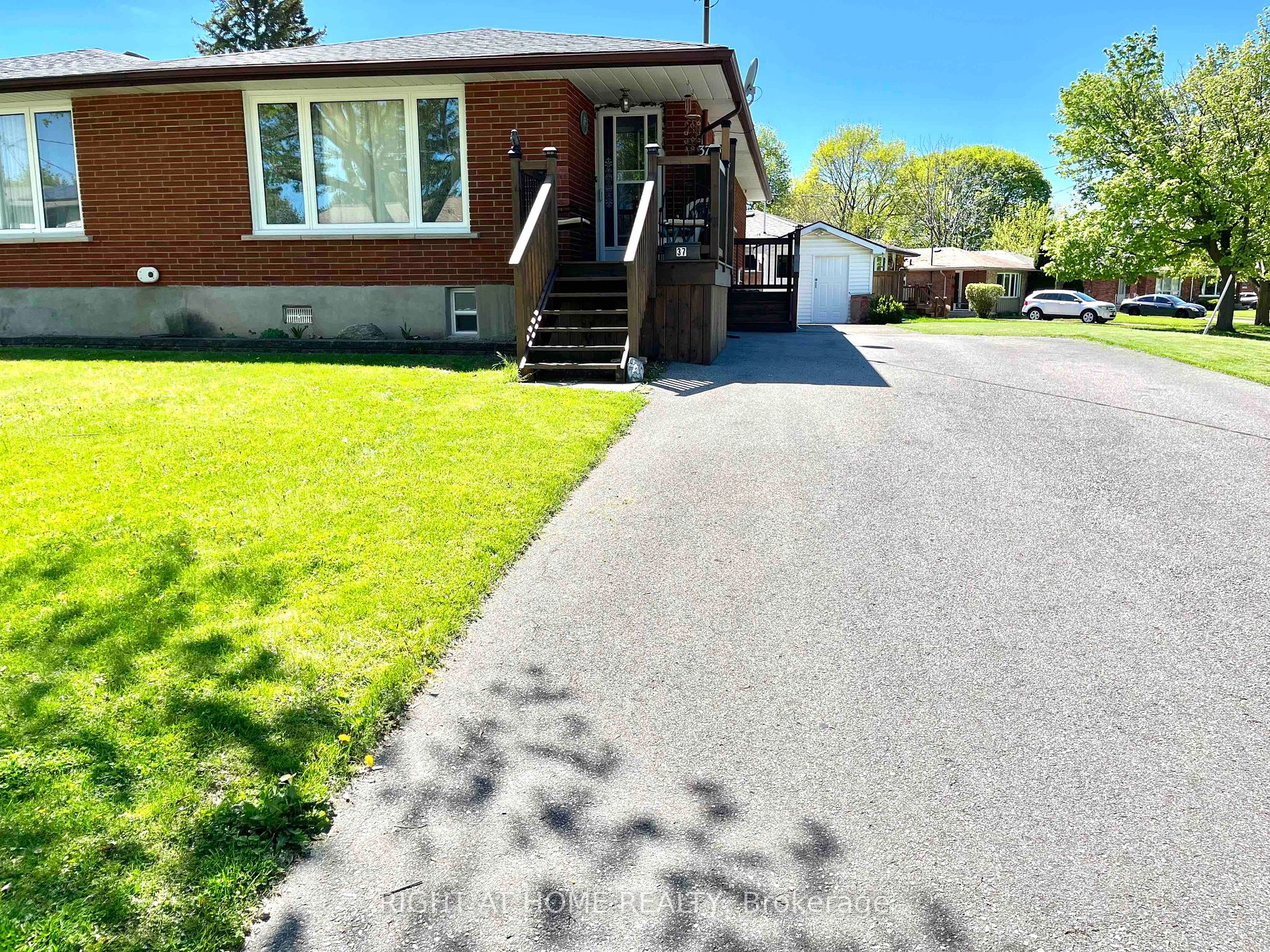 37 Allan Drive