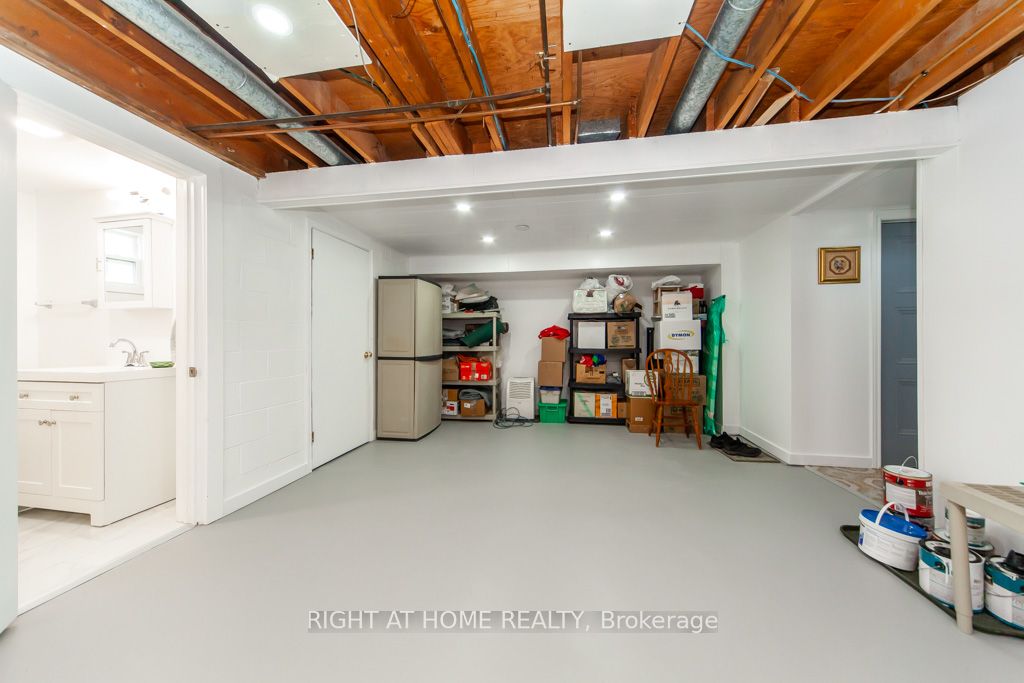 37 Allan Drive