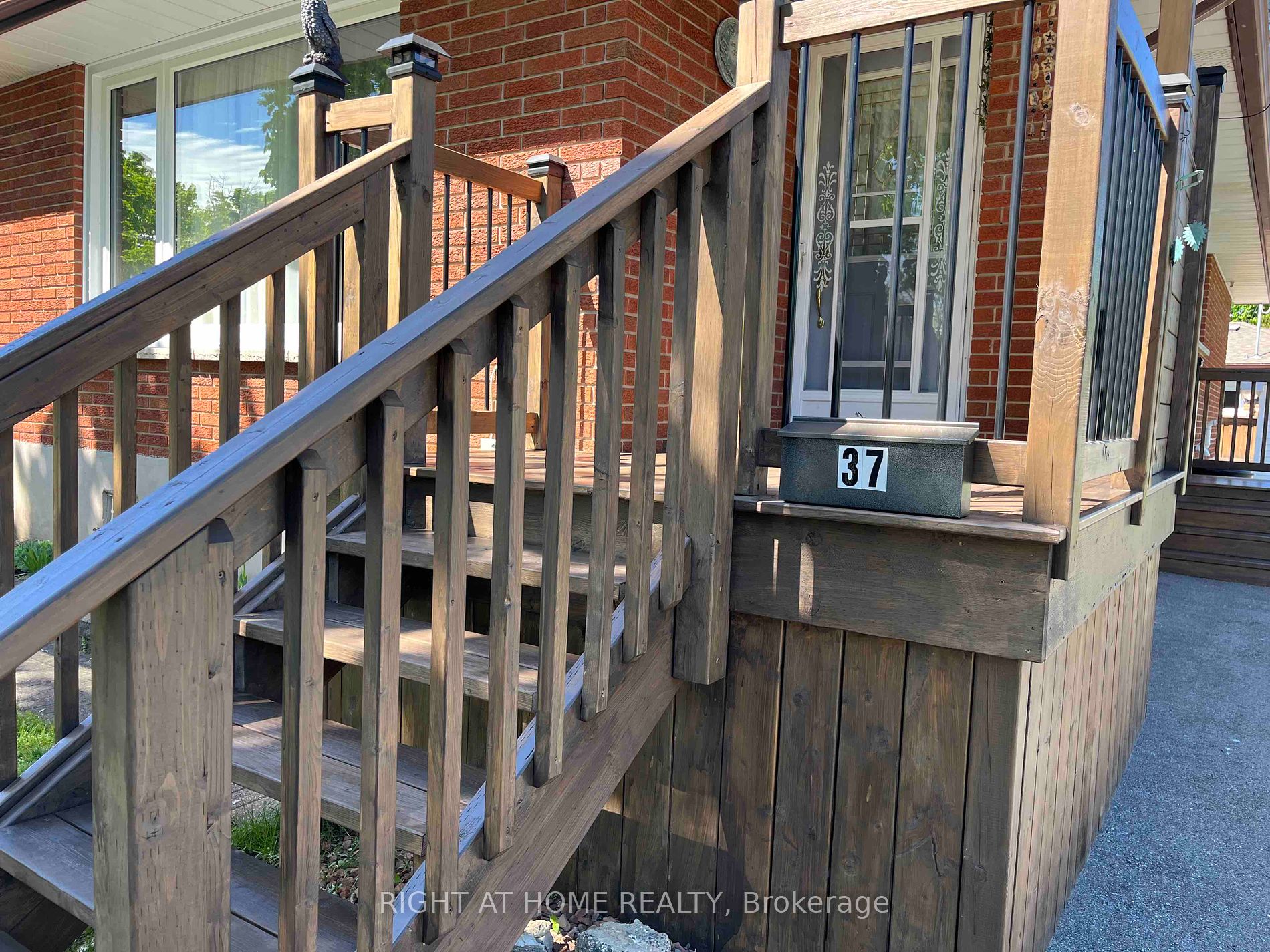 37 Allan Drive