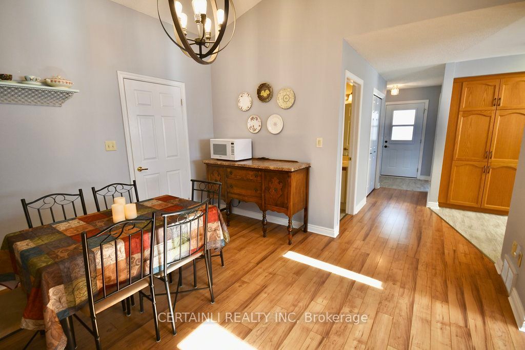 12 Hawkins Crescent