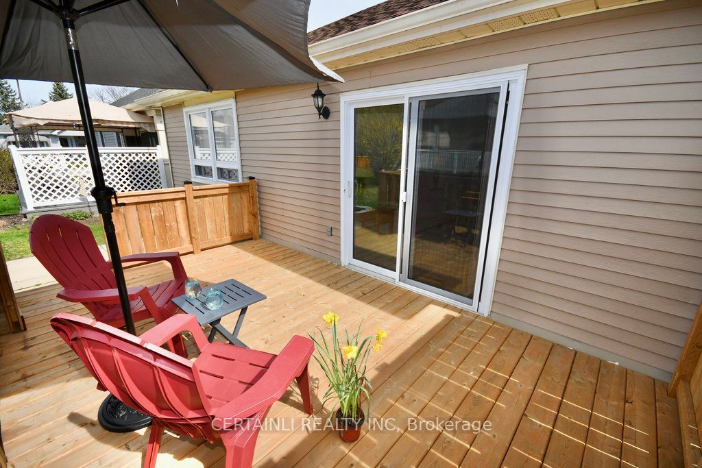 12 Hawkins Crescent