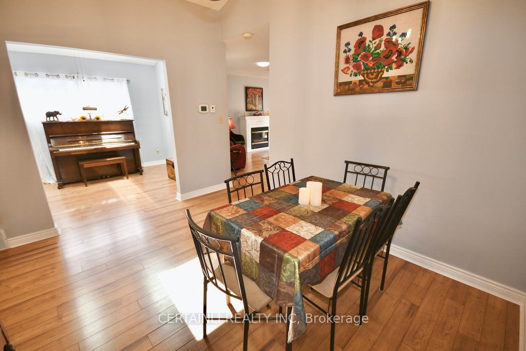 12 Hawkins Crescent