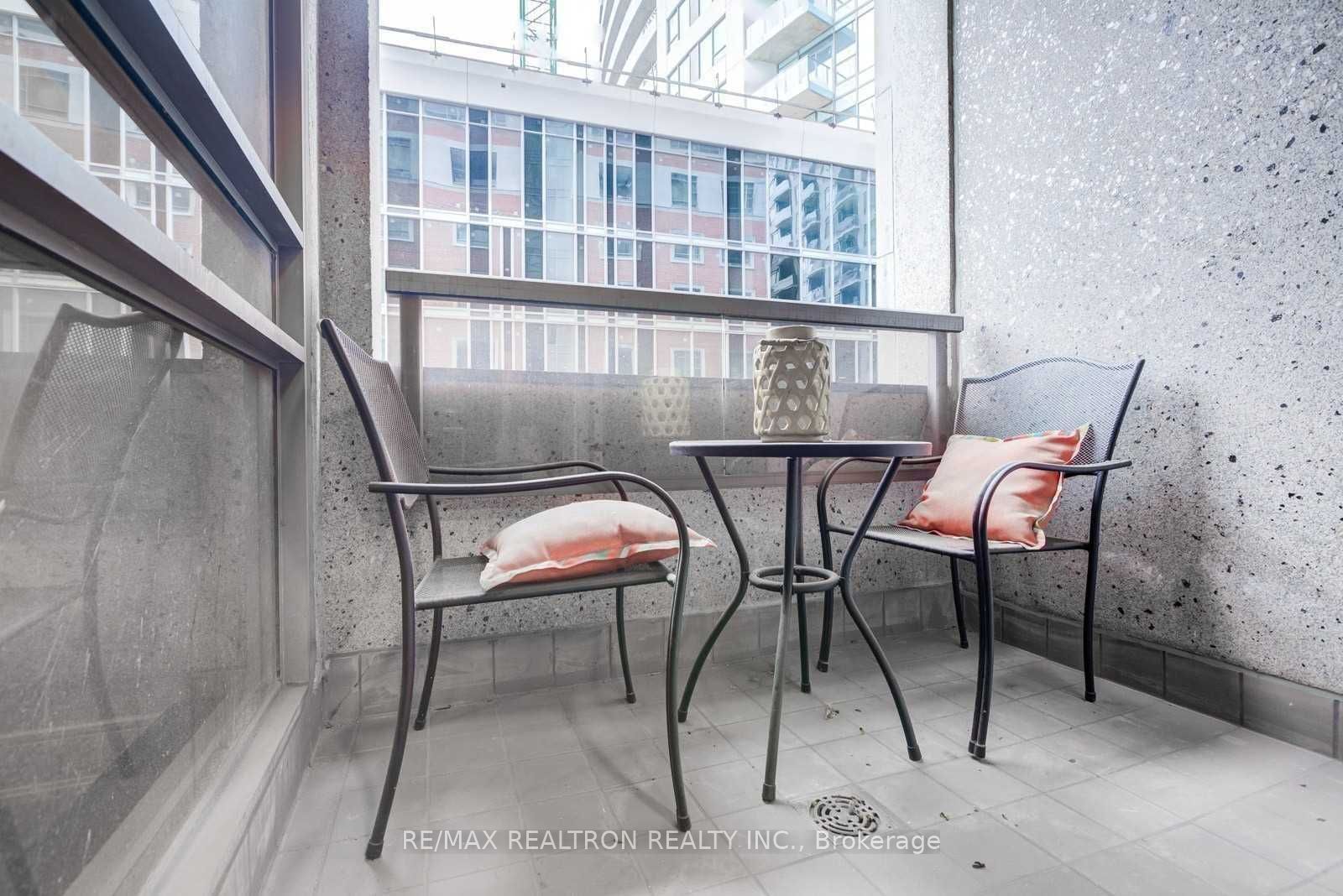 150 Main Street W #516