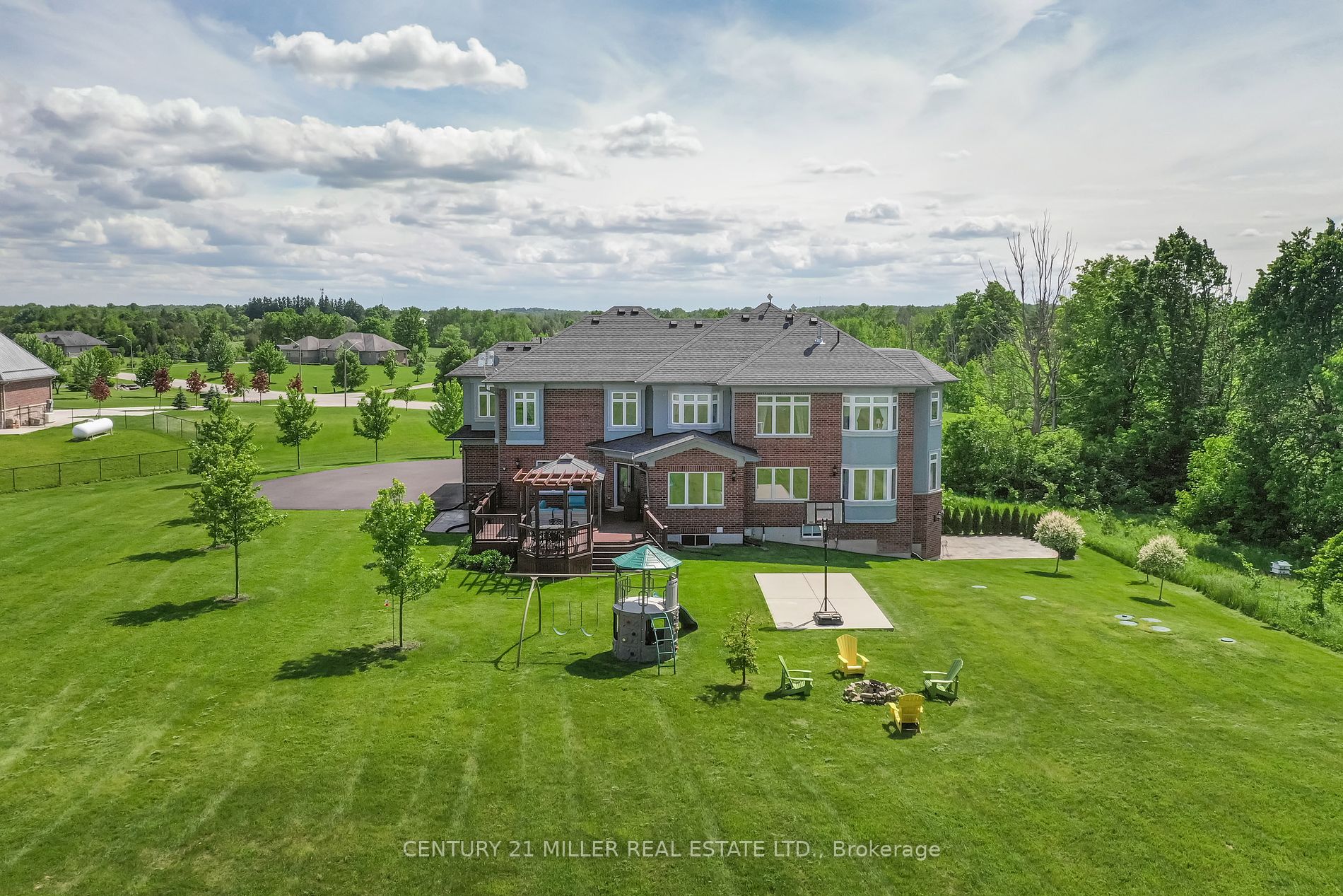 100 Chesswood Tr