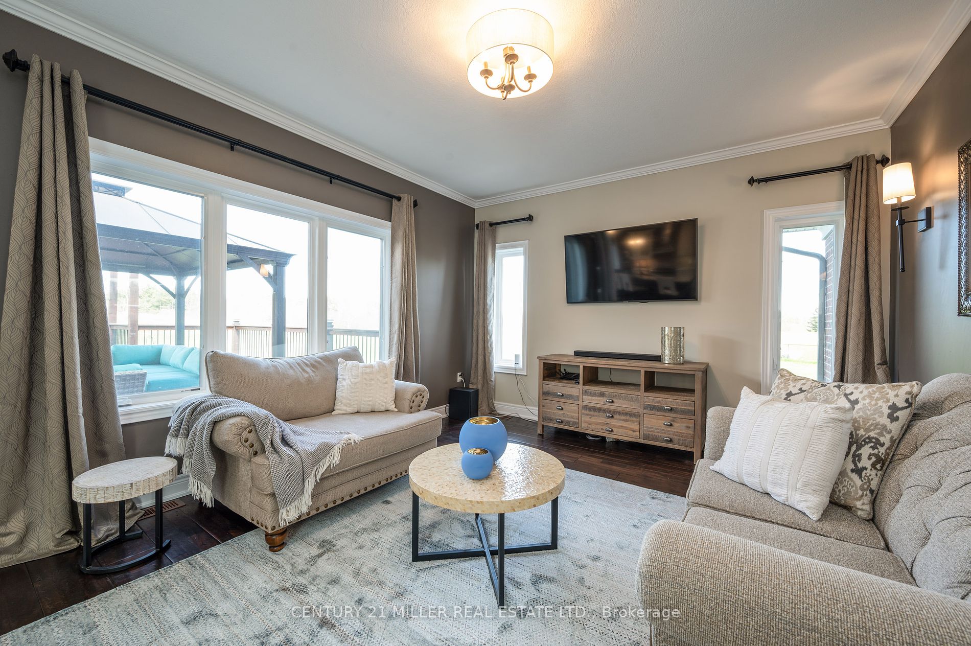 100 Chesswood Tr