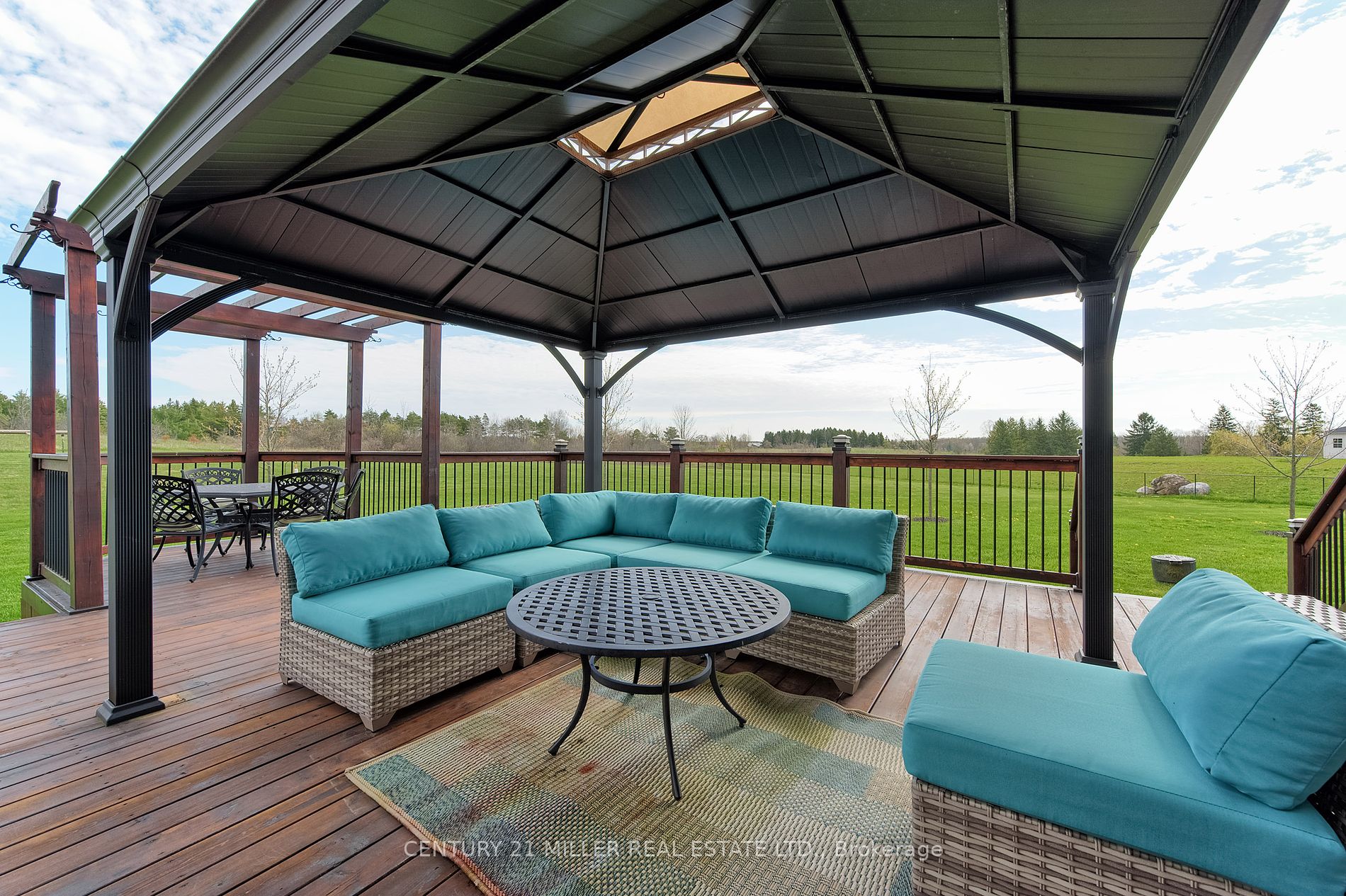 100 Chesswood Tr