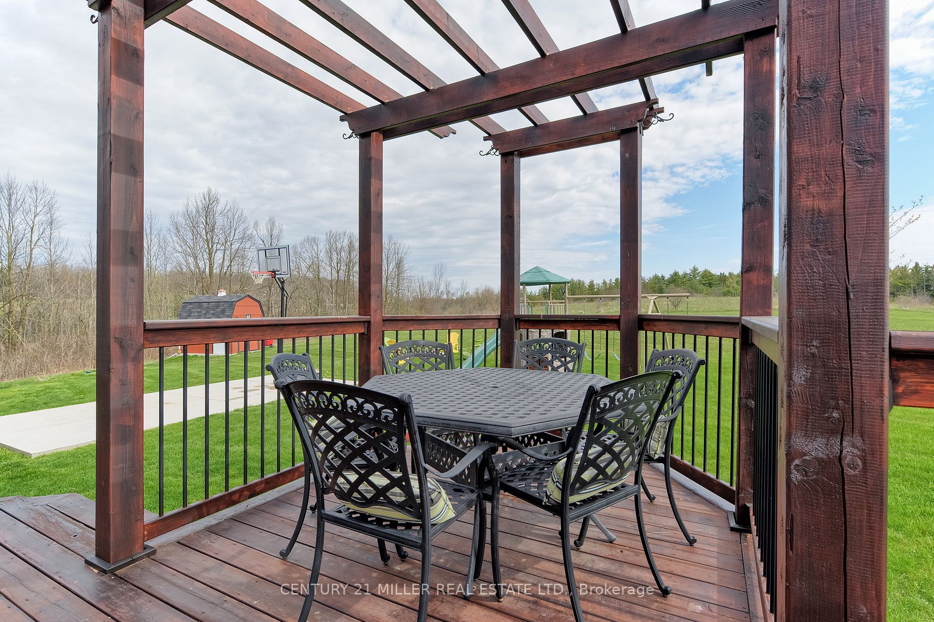 100 Chesswood Tr