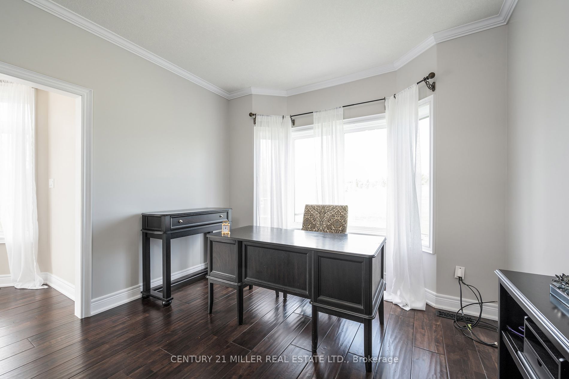 100 Chesswood Tr