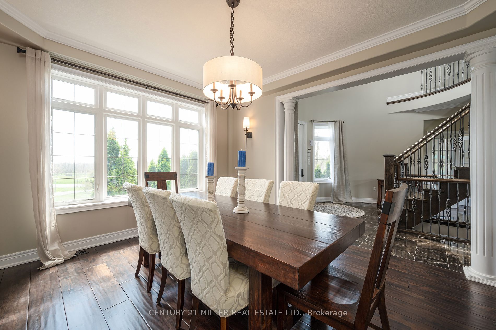 100 Chesswood Tr