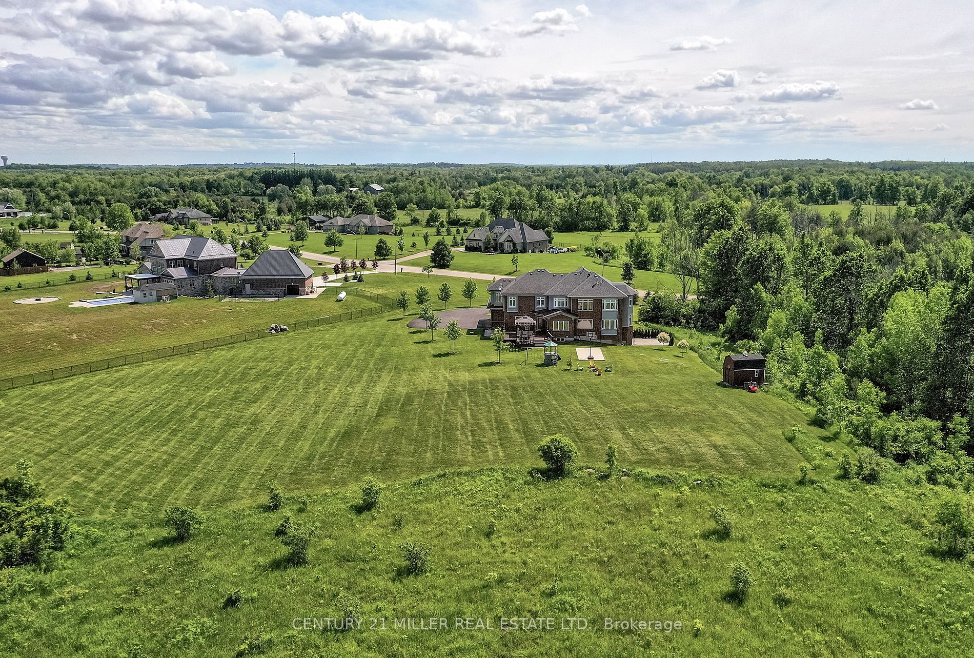 100 Chesswood Tr