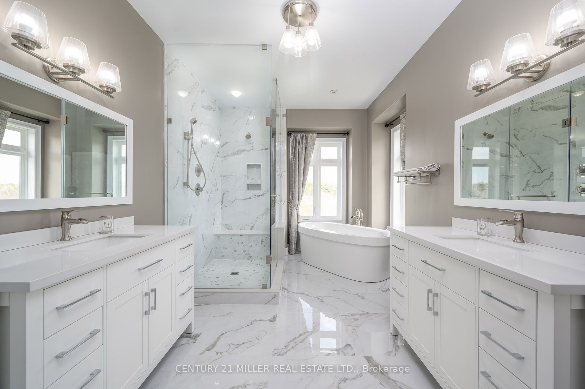 100 Chesswood Tr