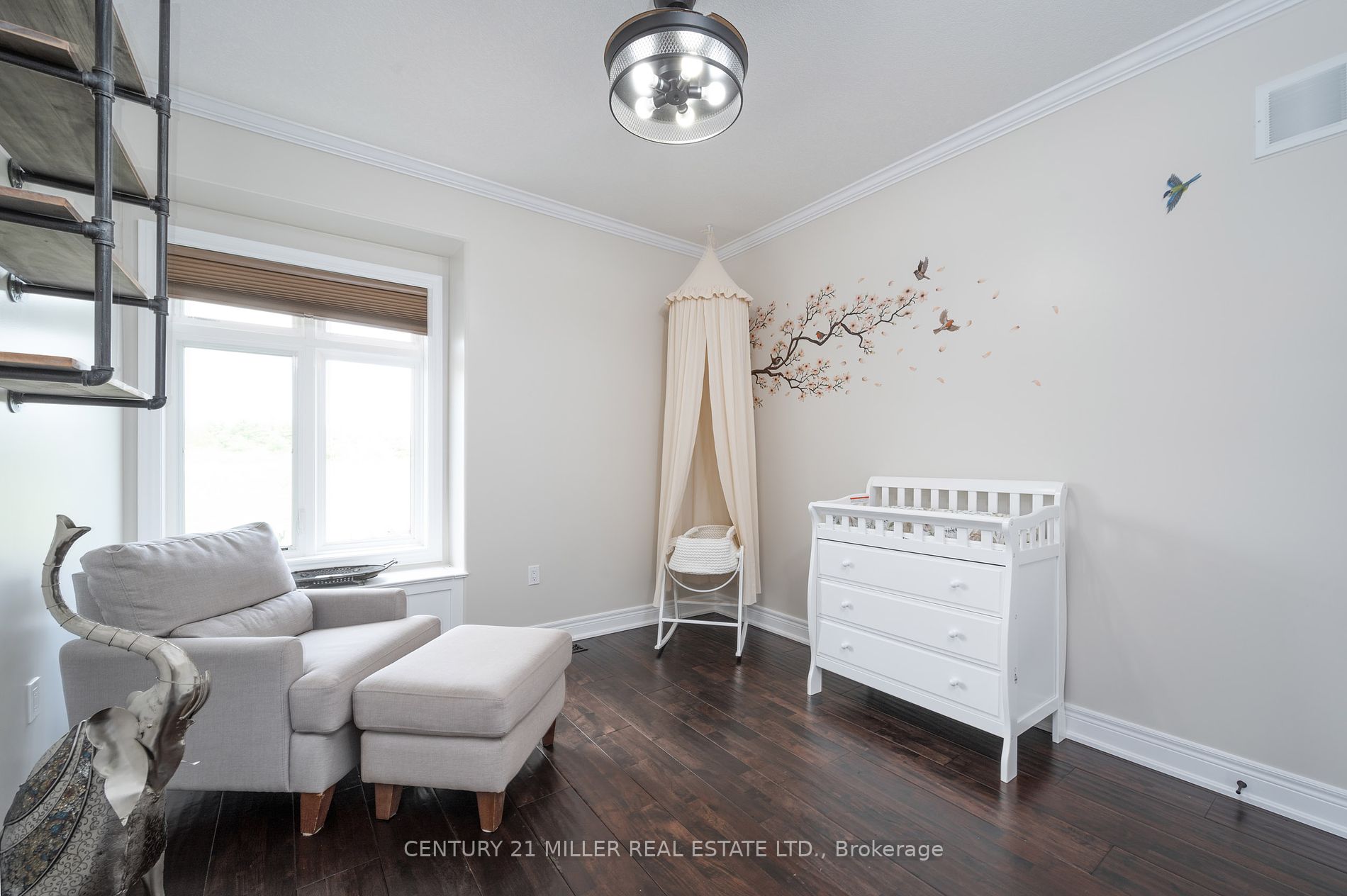 100 Chesswood Tr
