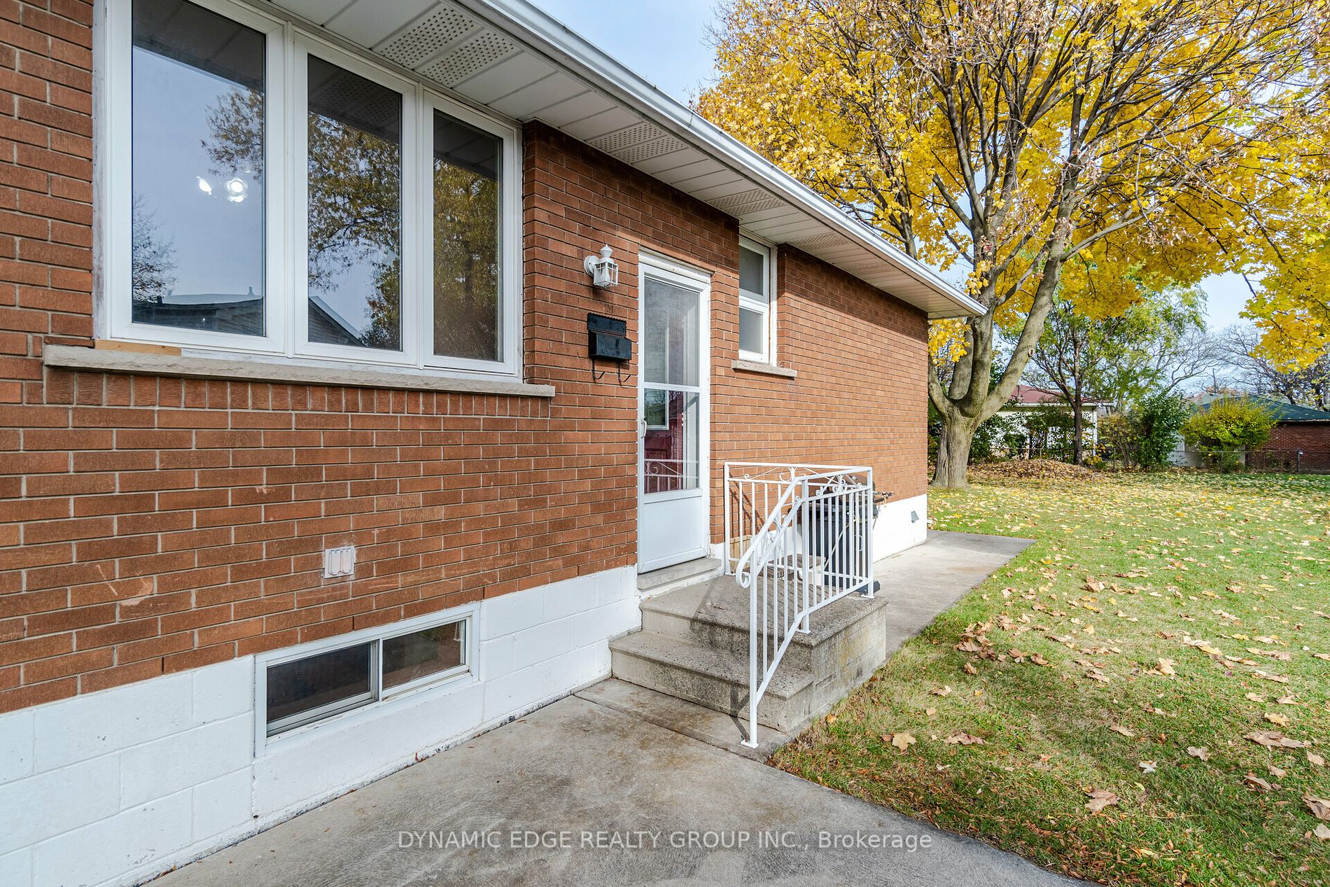 9 Crawford Dr E