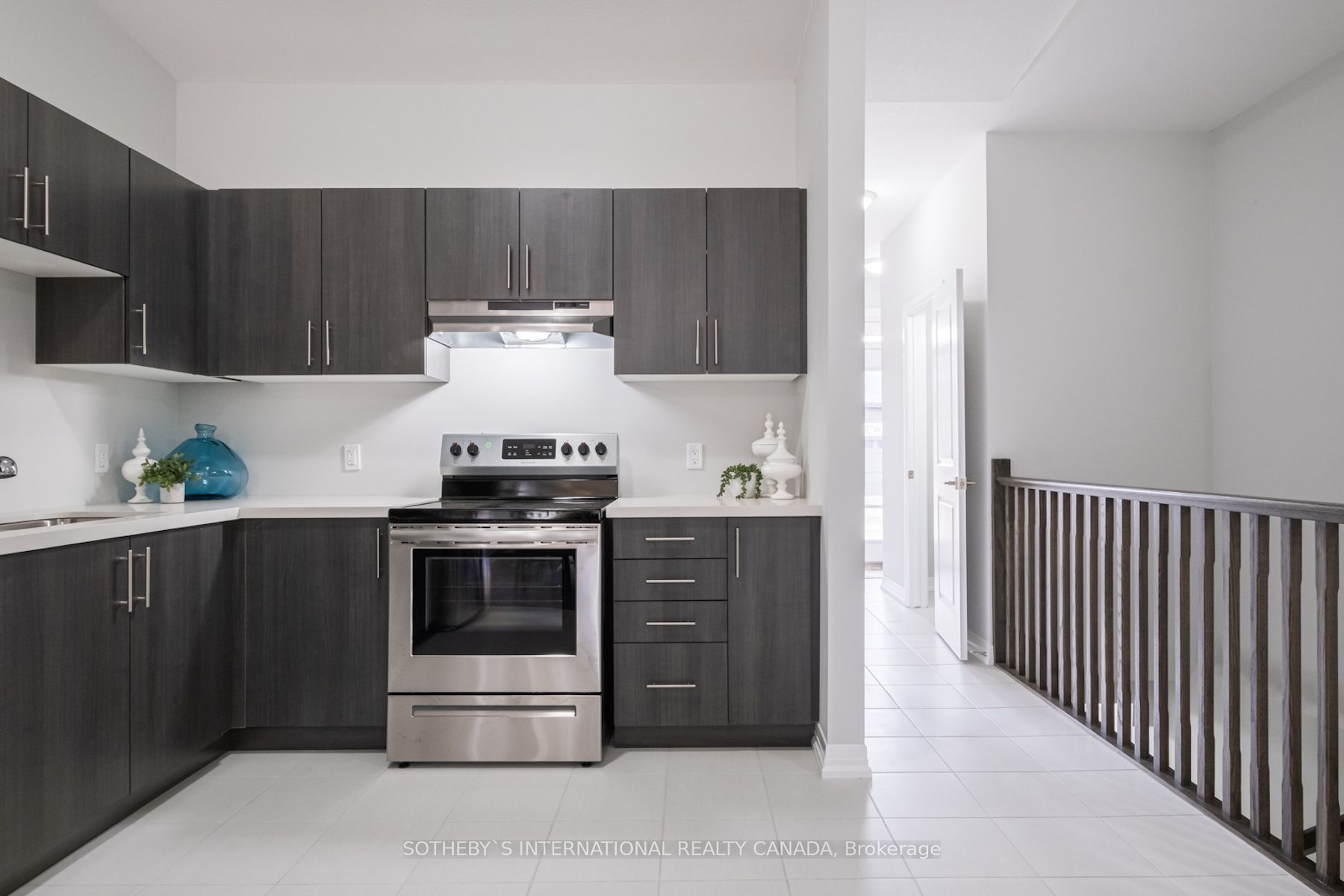 550 GREY Street #52