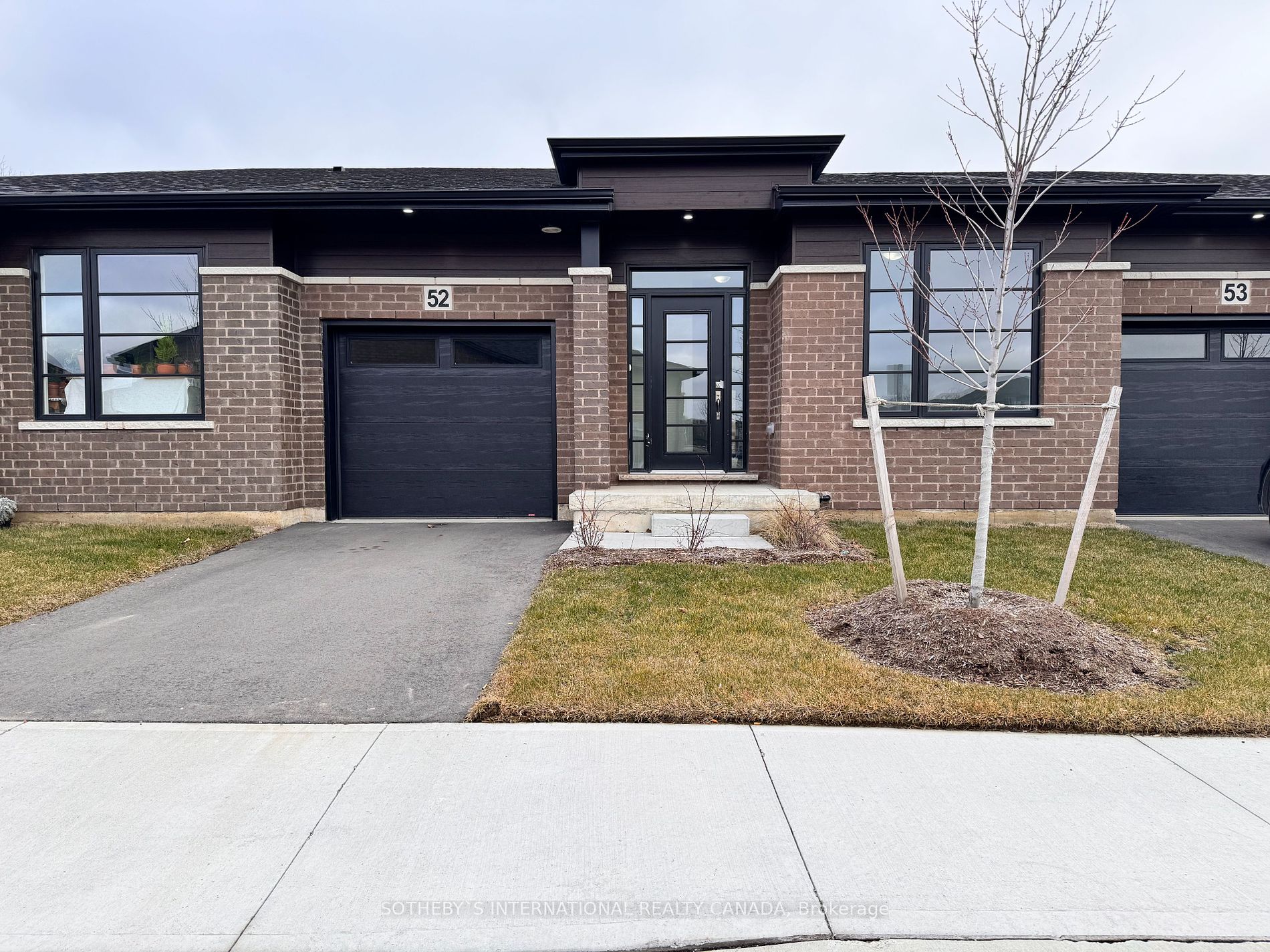 550 GREY Street #52