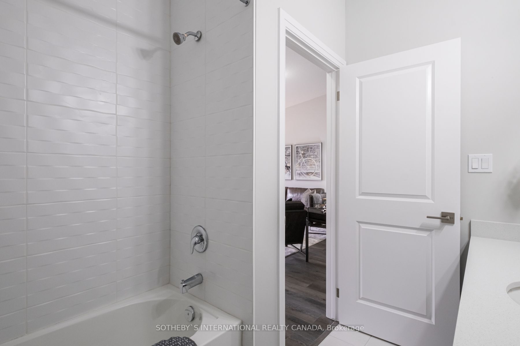 550 GREY Street #52
