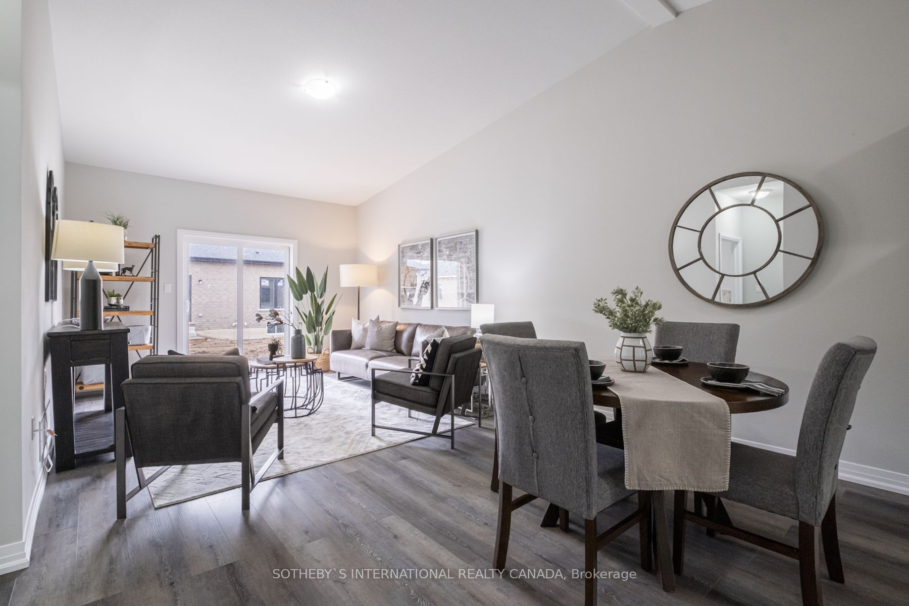 550 GREY Street #52