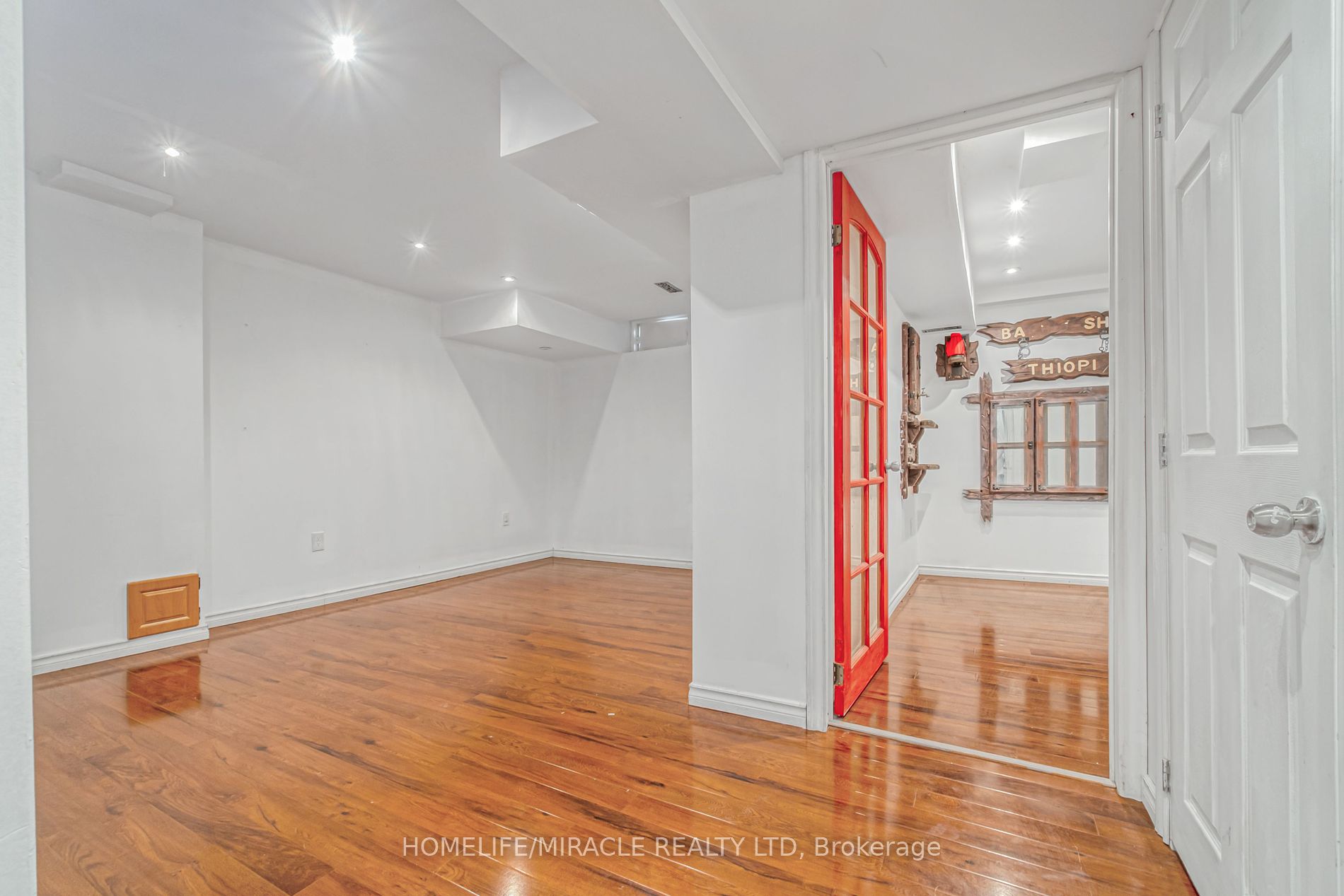 82 Trowbridge Street