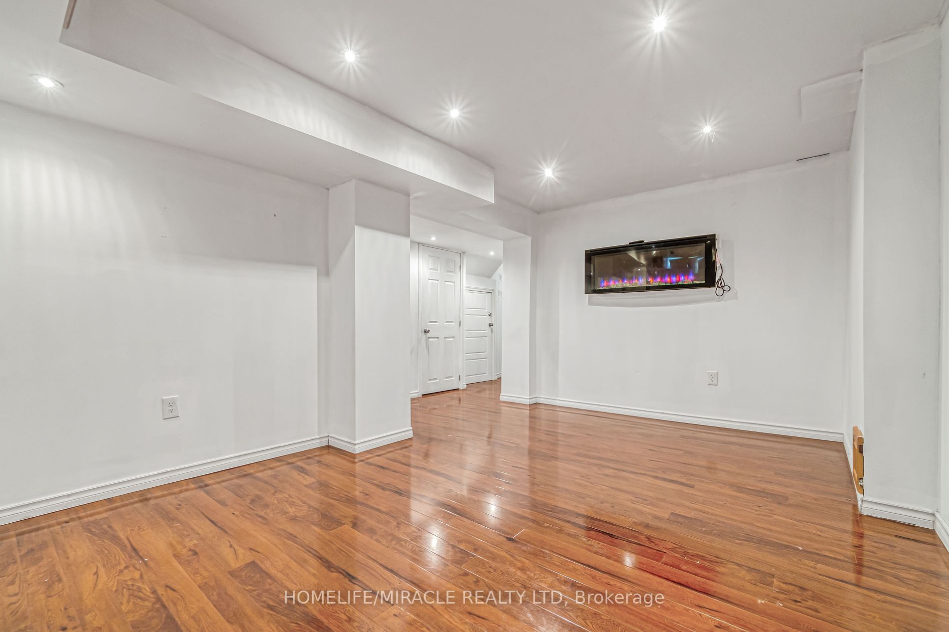 82 Trowbridge Street