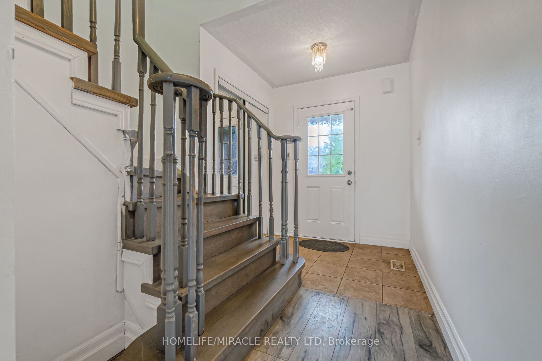 82 Trowbridge Street