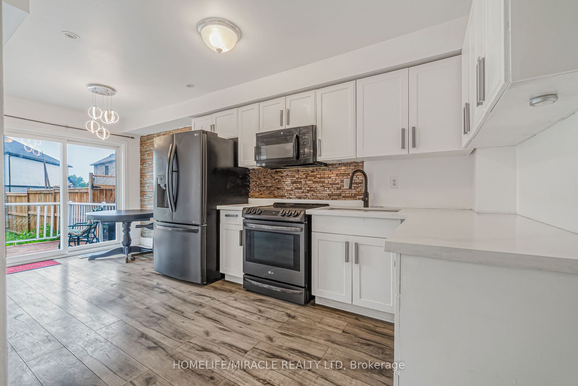 82 Trowbridge Street