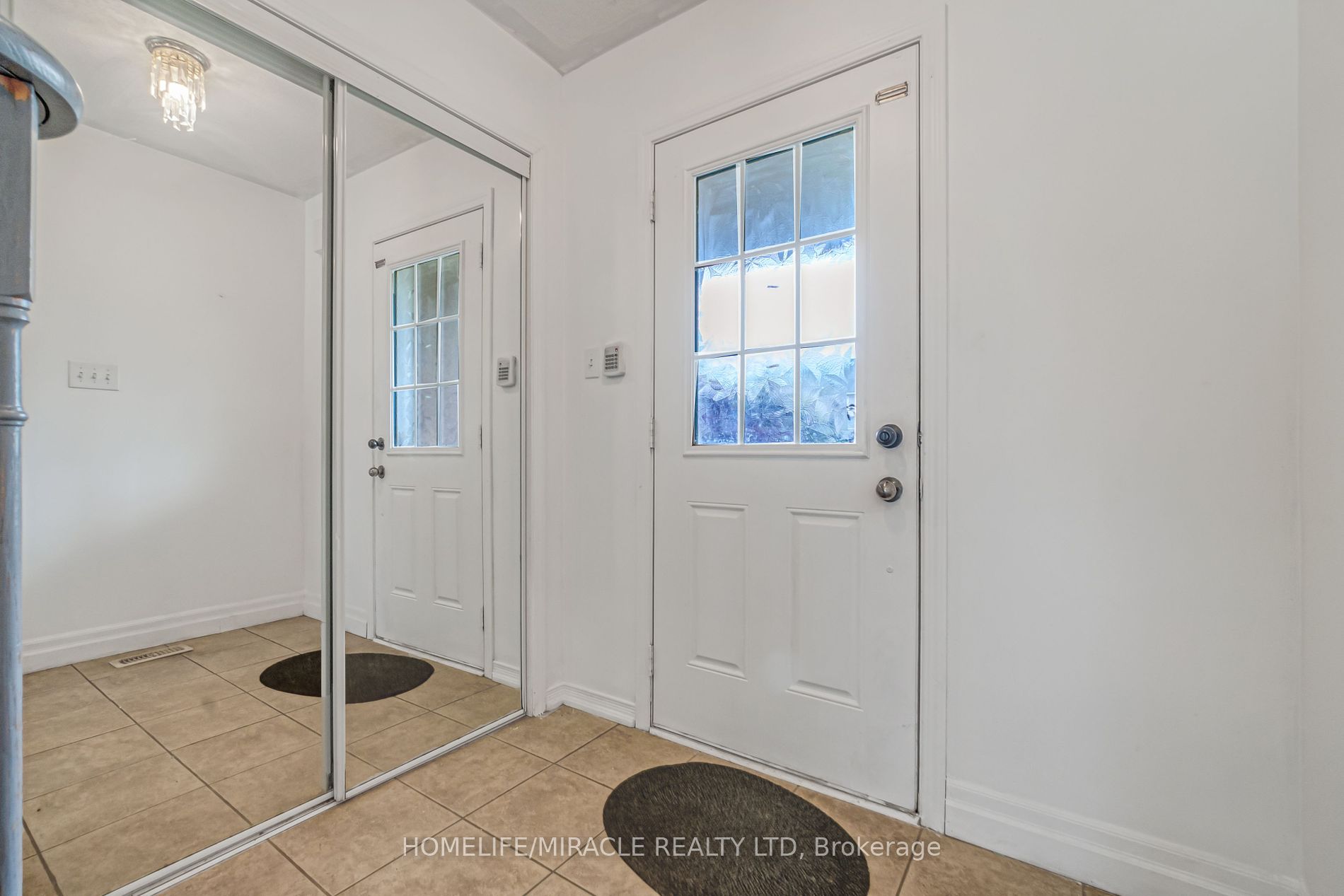 82 Trowbridge Street