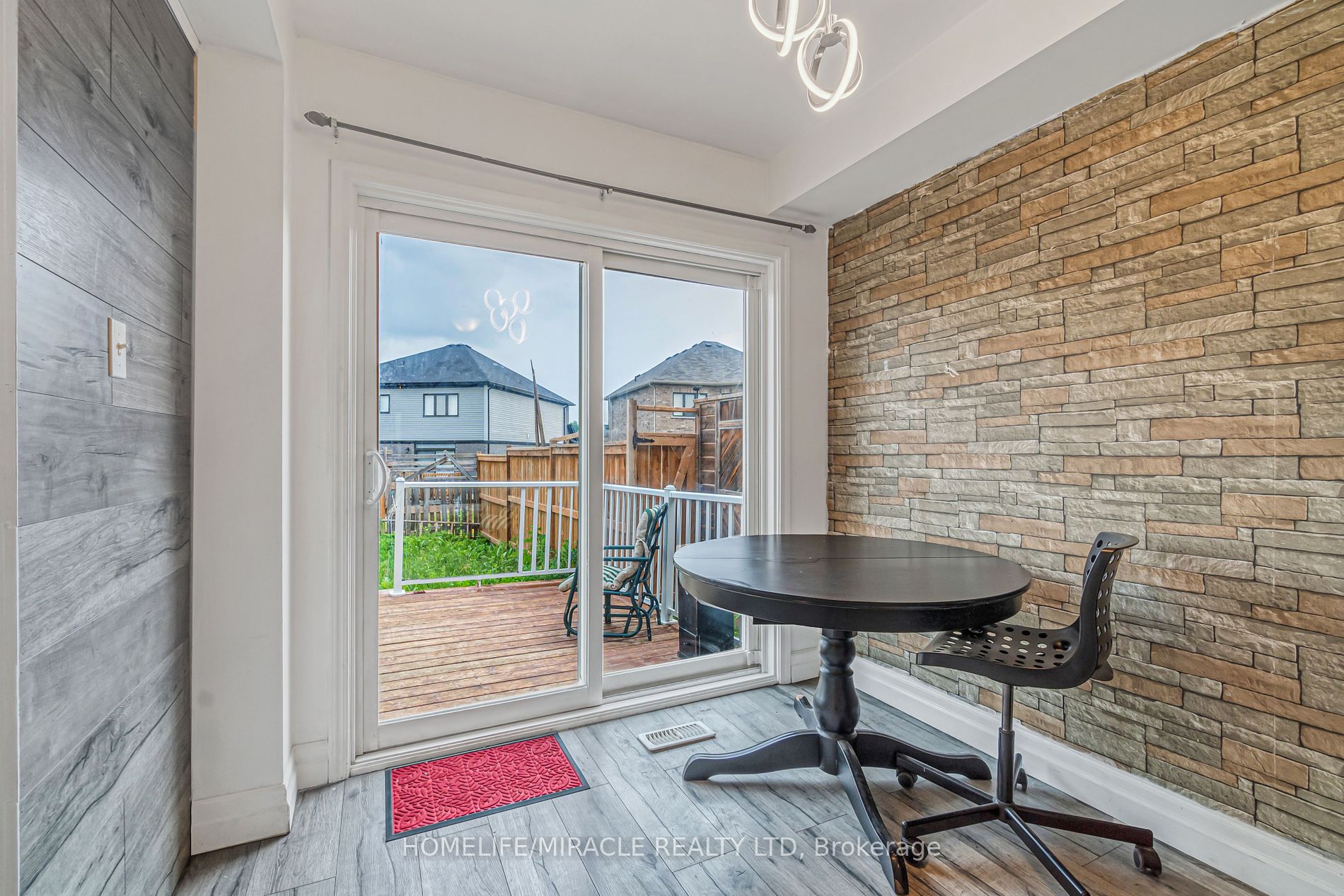 82 Trowbridge Street