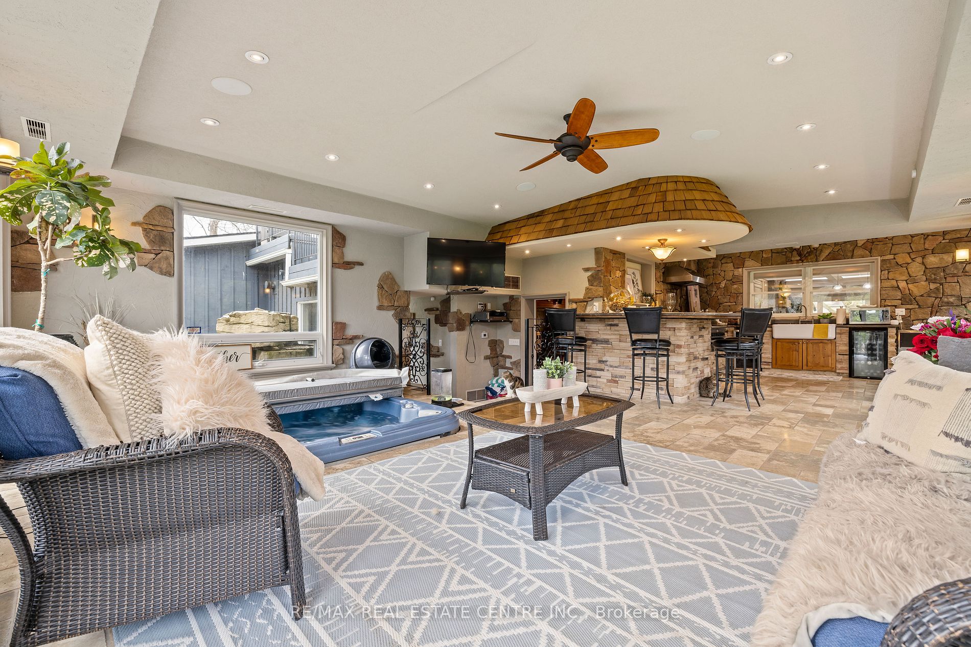14 Buena Vista Drive