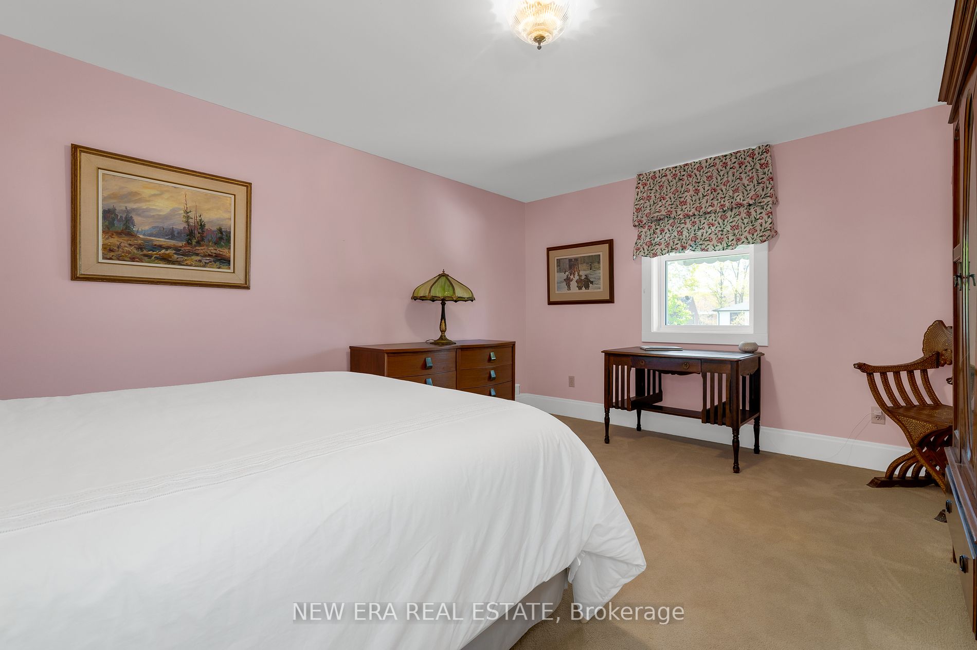 16 Nelles Blvd