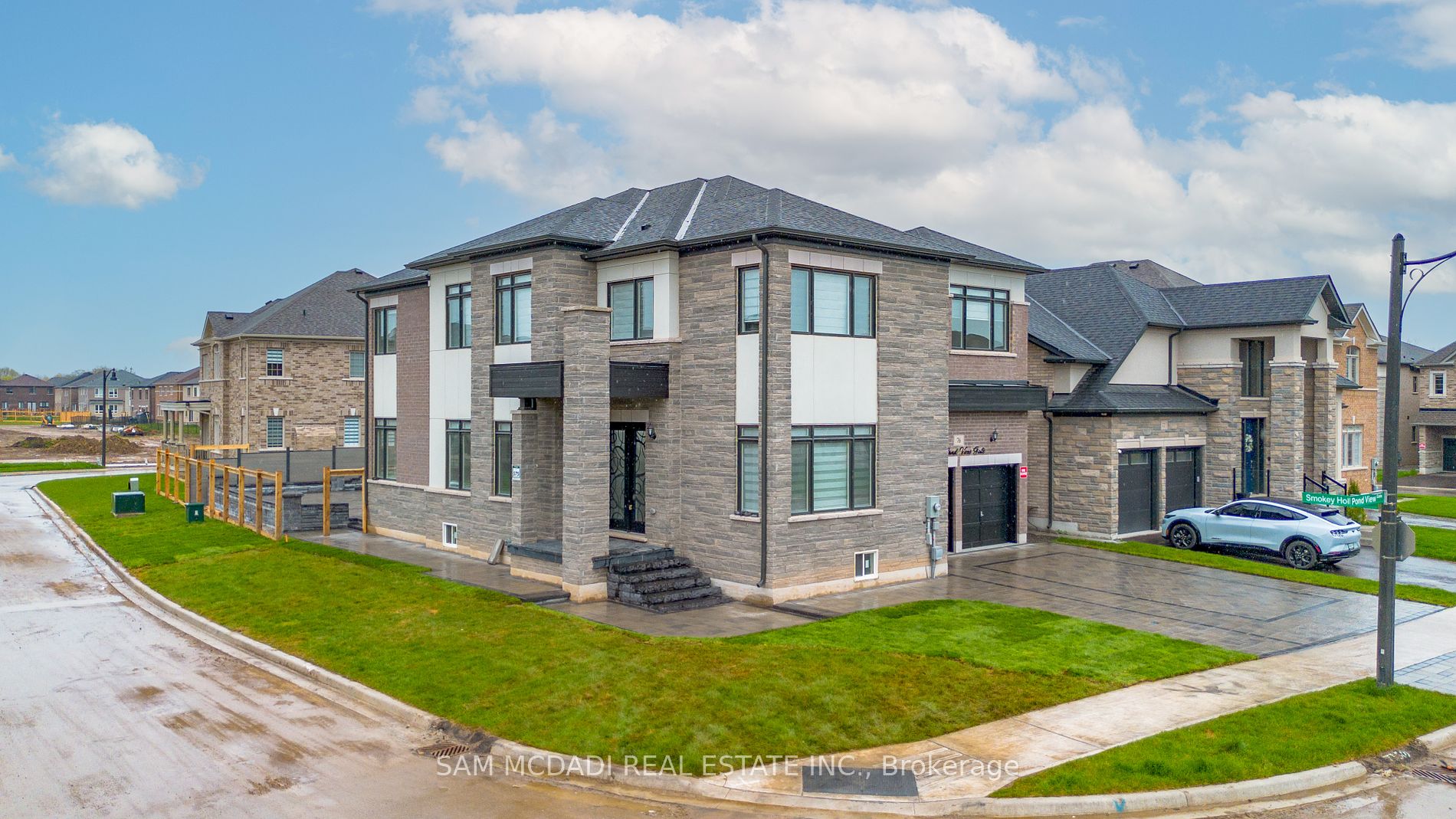 76 Pond View Gate, (MLS® X8311376) See this detached house for