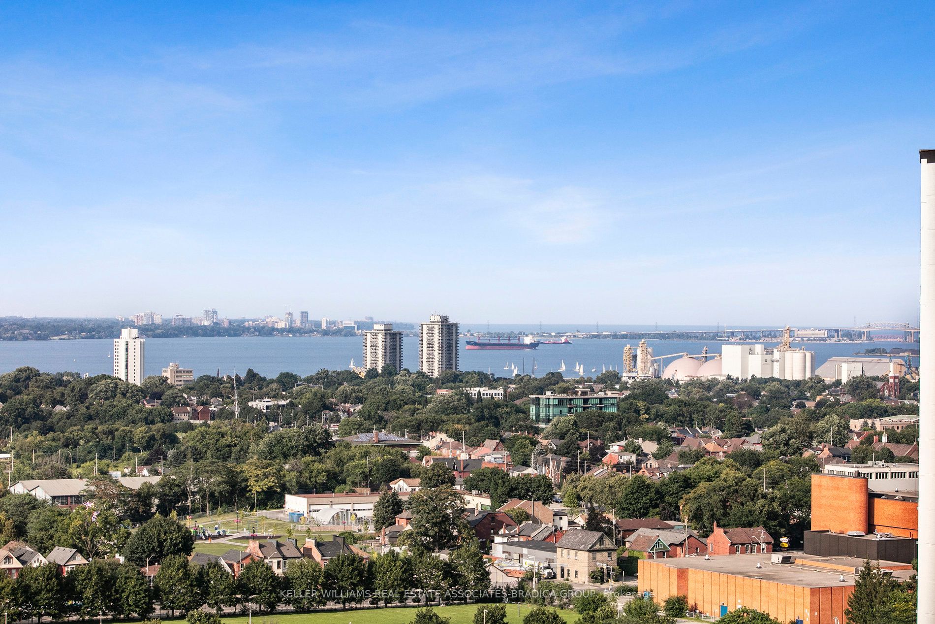 15 Queen St S, #1507